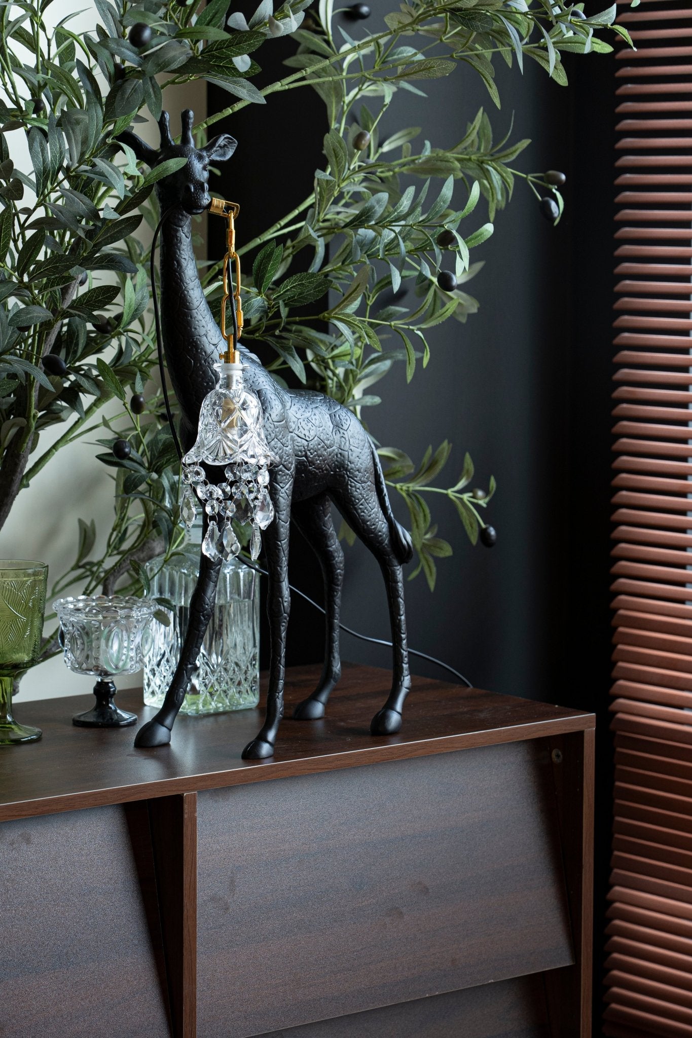Giraffe Royale Sculpture Floor Lamp - Vakkerlight