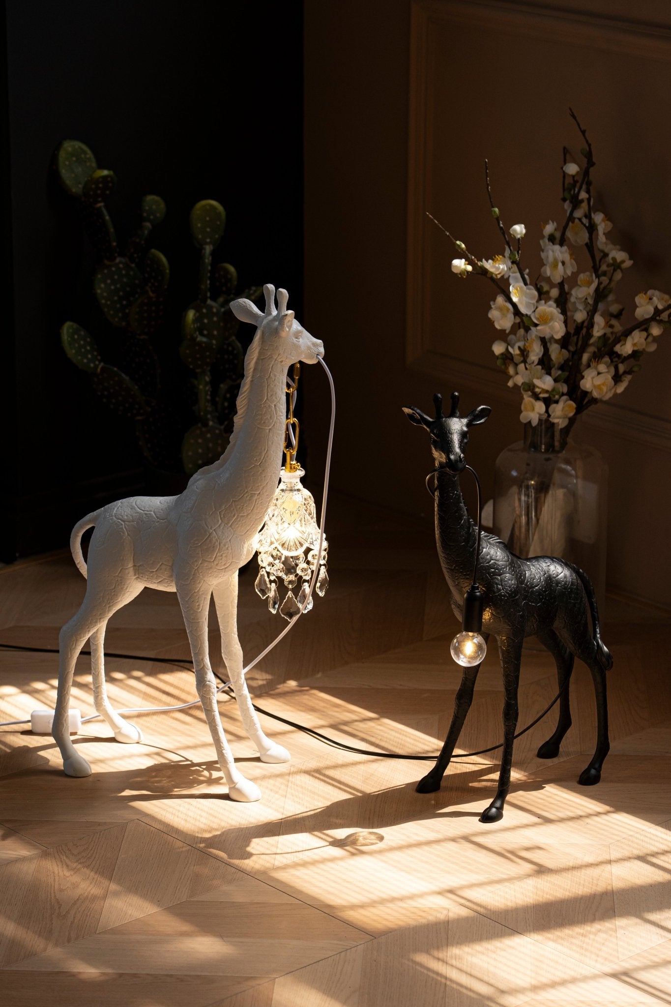 Giraffe Royale Sculpture Floor Lamp - Vakkerlight