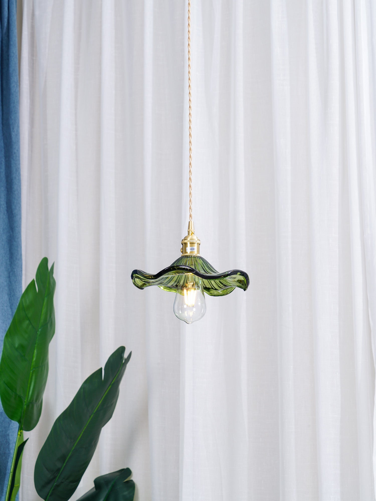 Glass Hibiscus Flower Pendant Light - Blowlighting