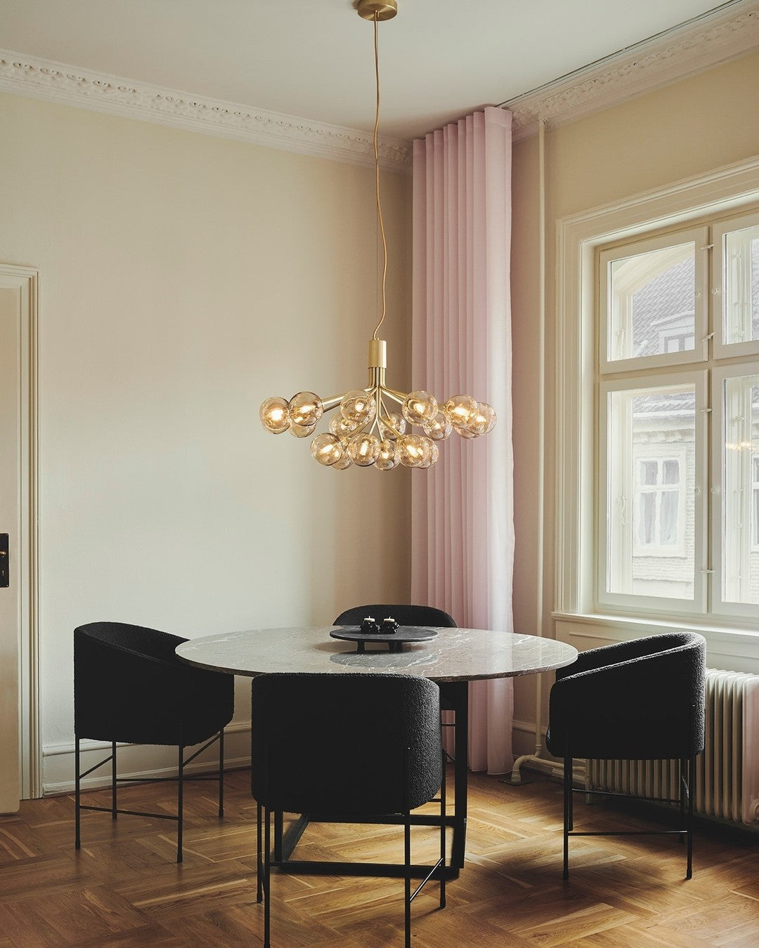 Glass Sphere Cluster Chandelier - Blowlighting