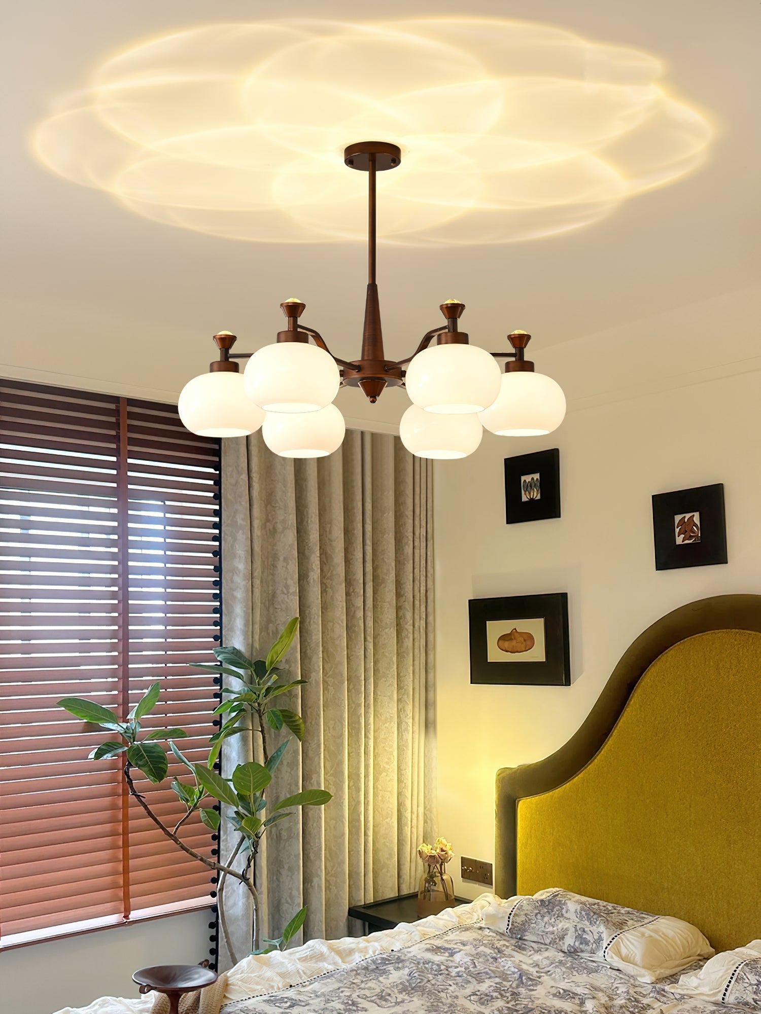 Aurora Chandelier Globe Spotlight - Blowlighting