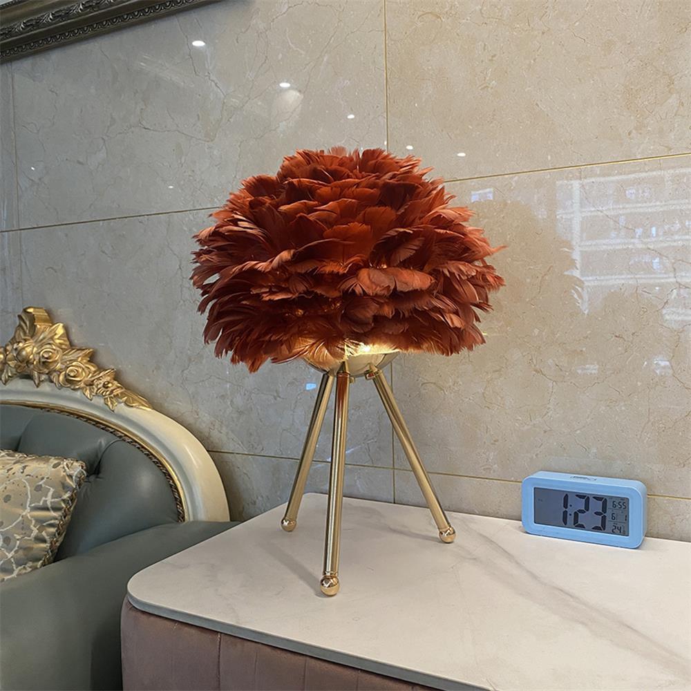 Goose Feather Table Lamp - Blowlighting