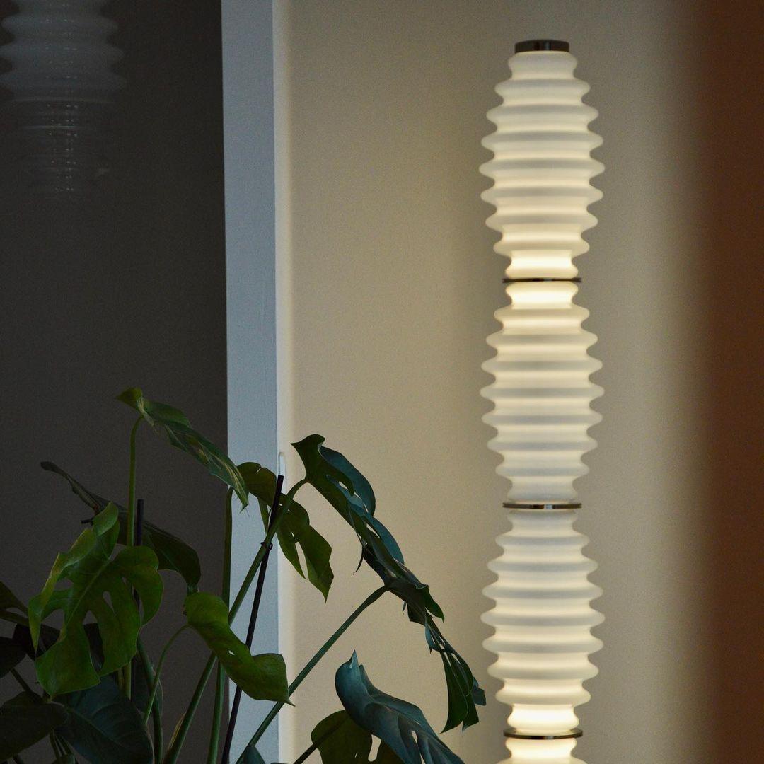 Taylor Glass Modern Floor Lamp - Blowlighting