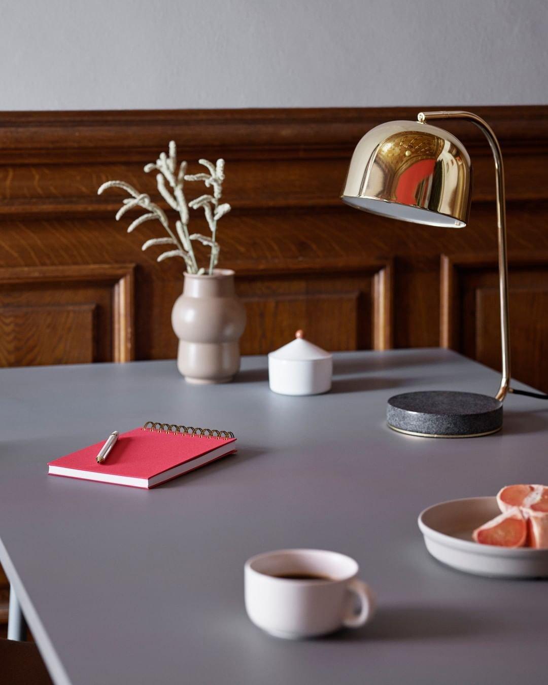 Grant Table Lamp - Blowlighting