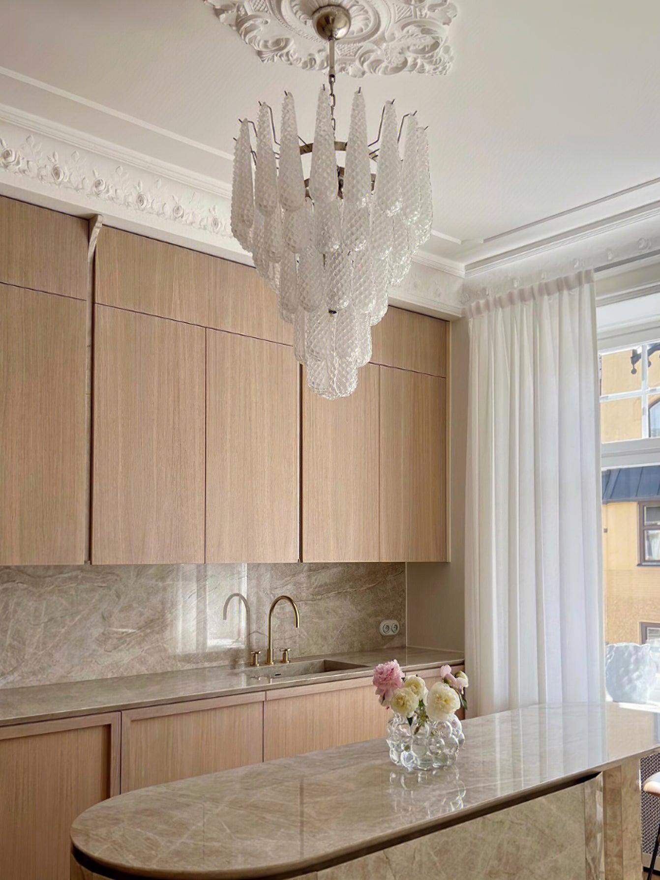 Zemaryra Glass Chandelier - Blowlighting