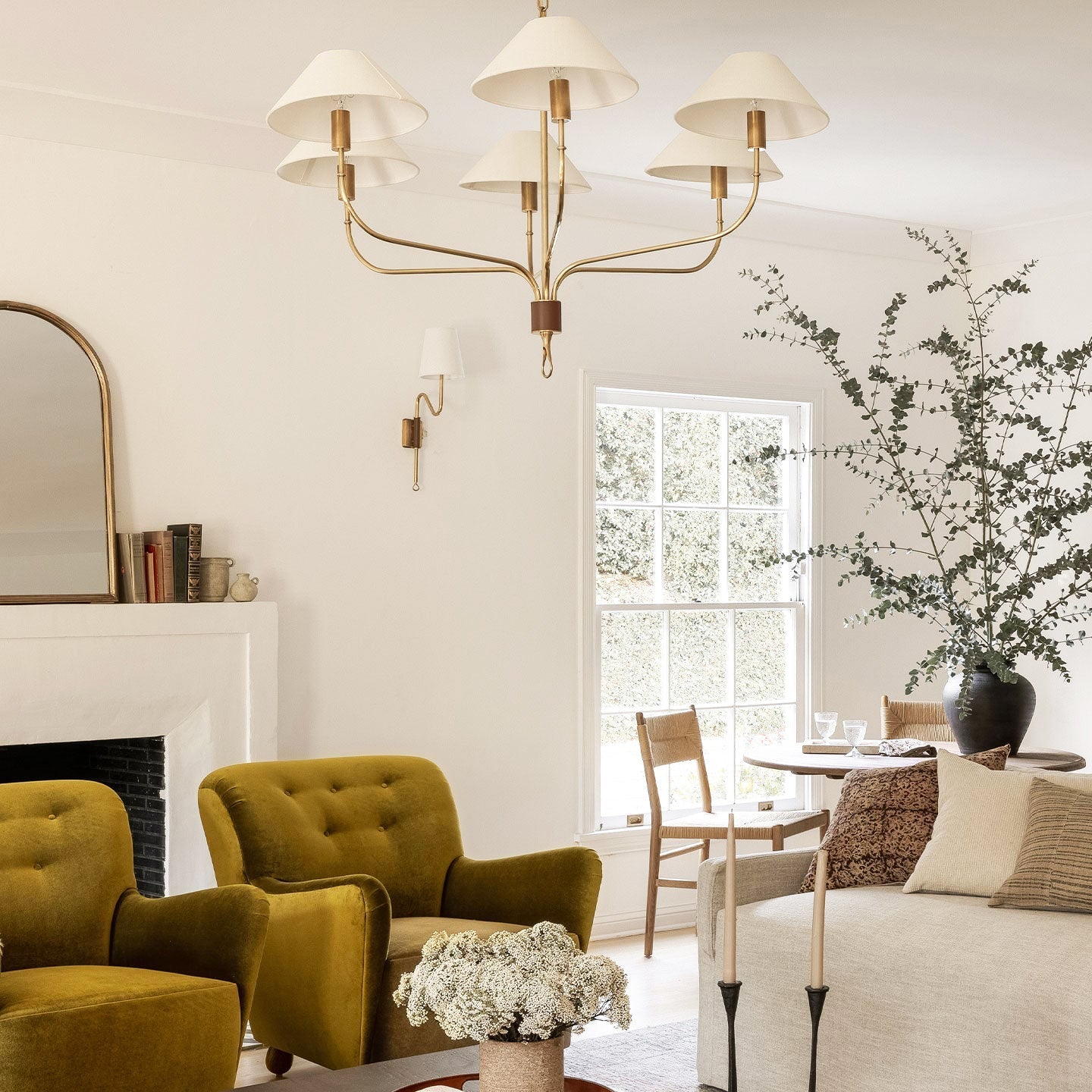 Regal Classic Brass Tail Chandelier - Blowlighting