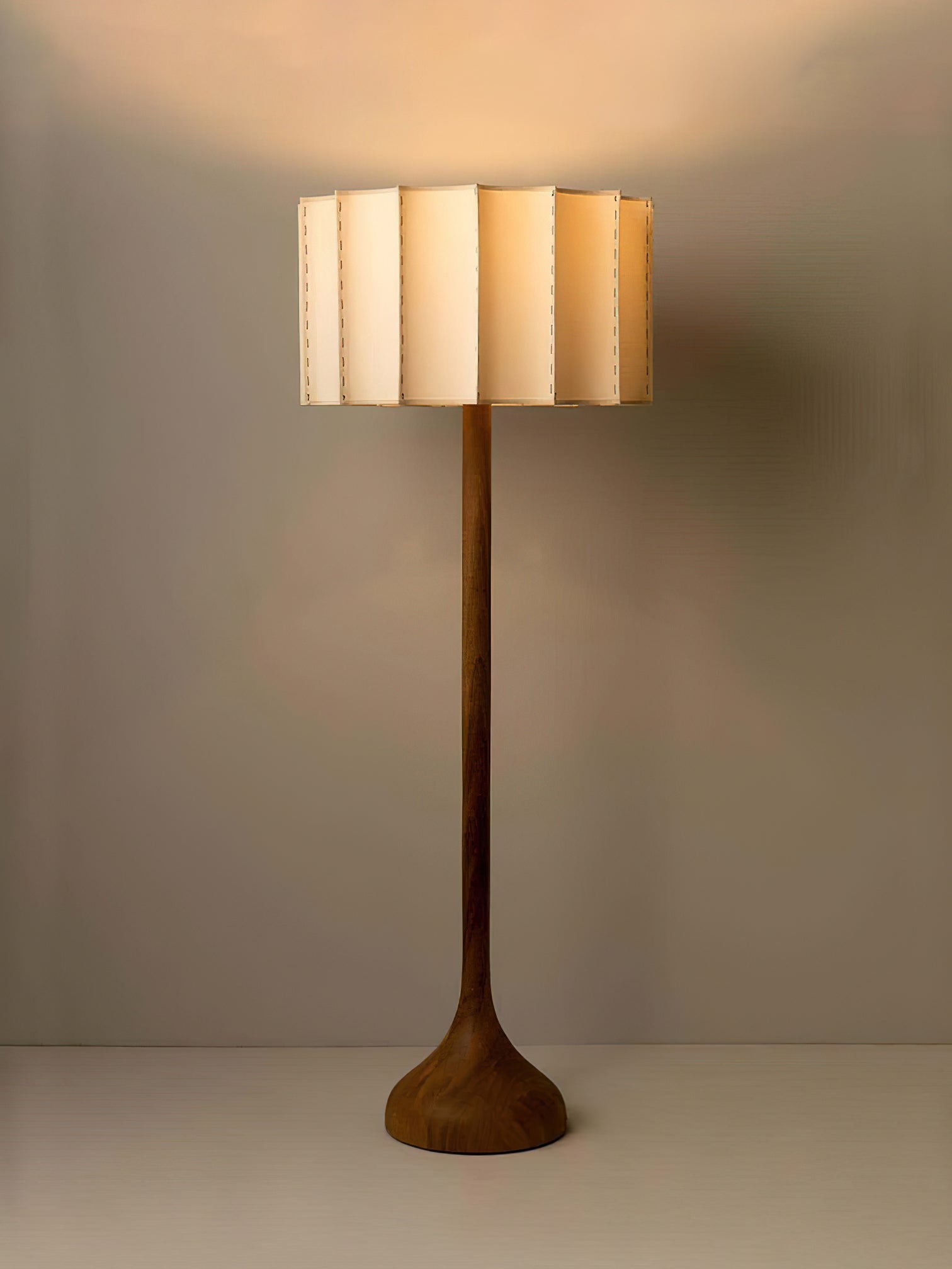 Hakka Floor Lamp - Blowlighting