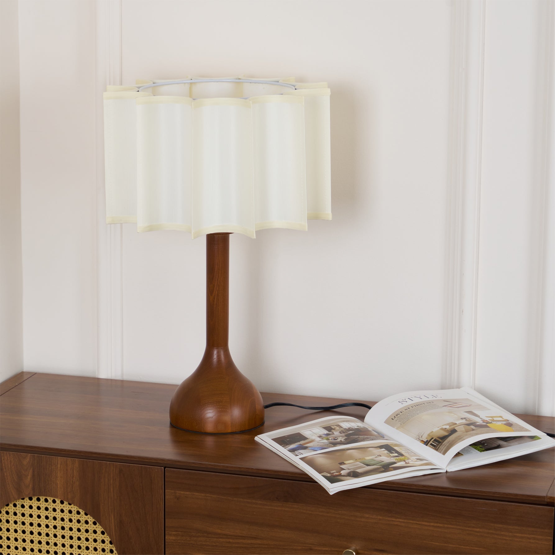 Hakka Table Lamp - Blowlighting