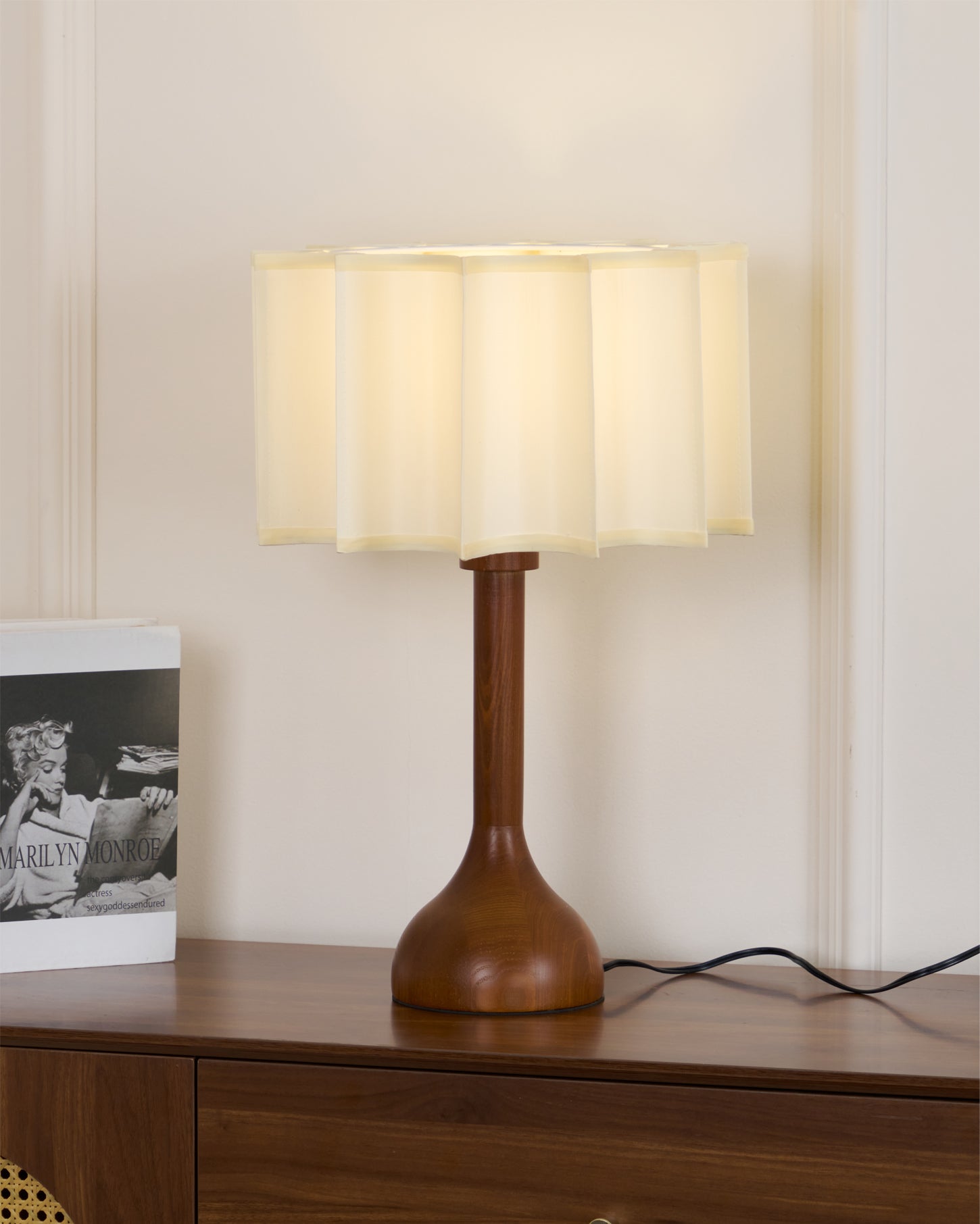 Hakka Table Lamp - Blowlighting