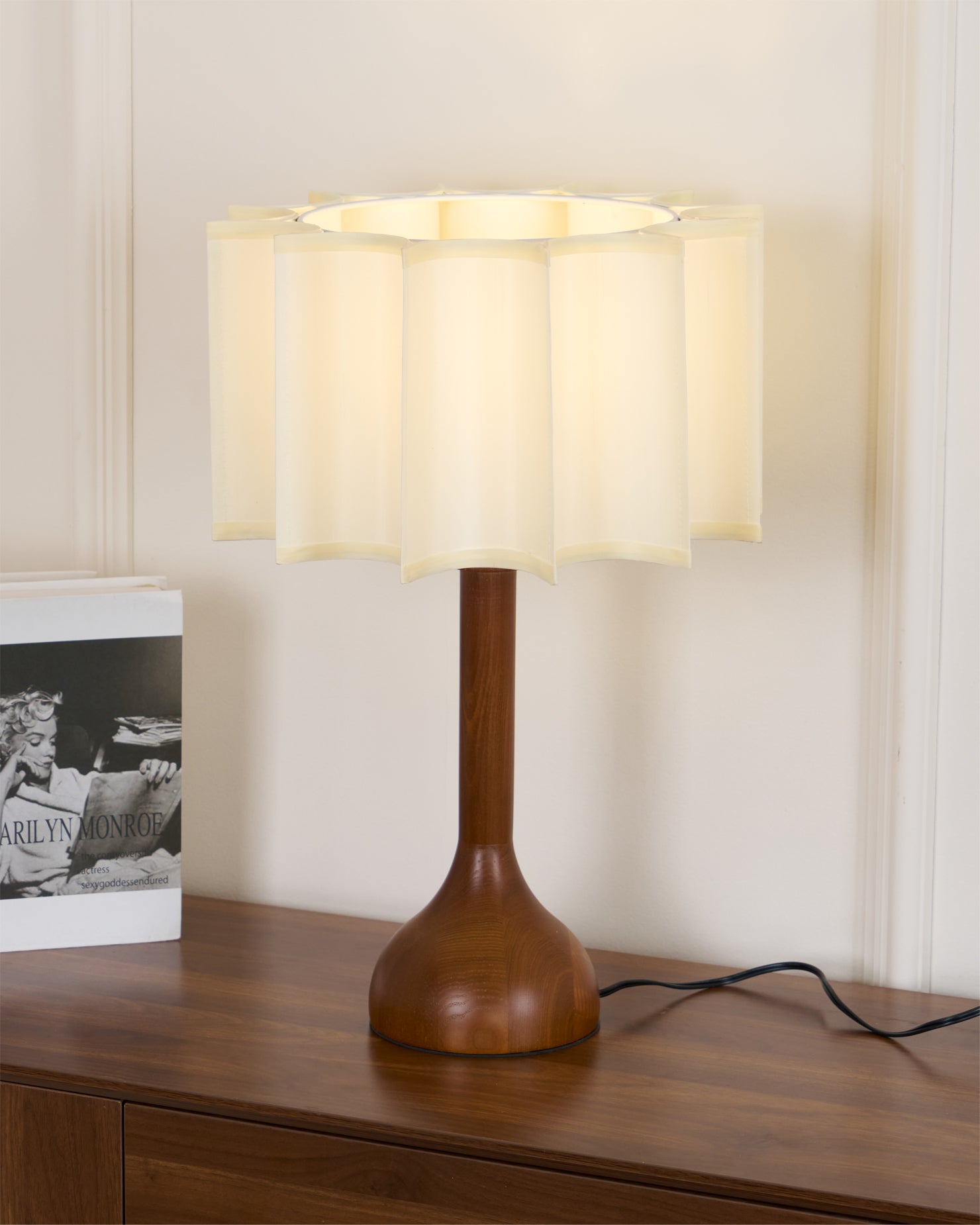 Hakka Table Lamp - Blowlighting