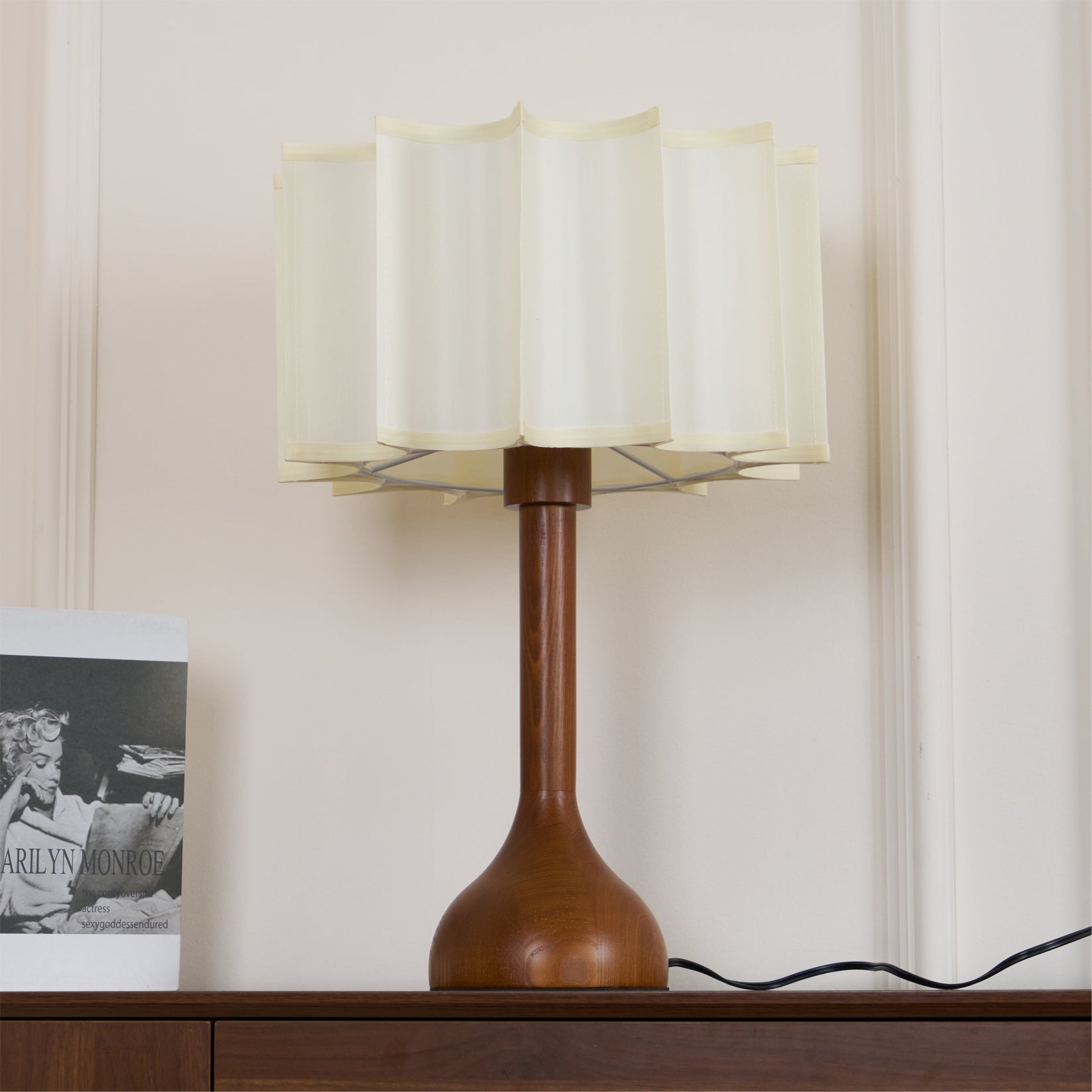 Hakka Table Lamp - Blowlighting