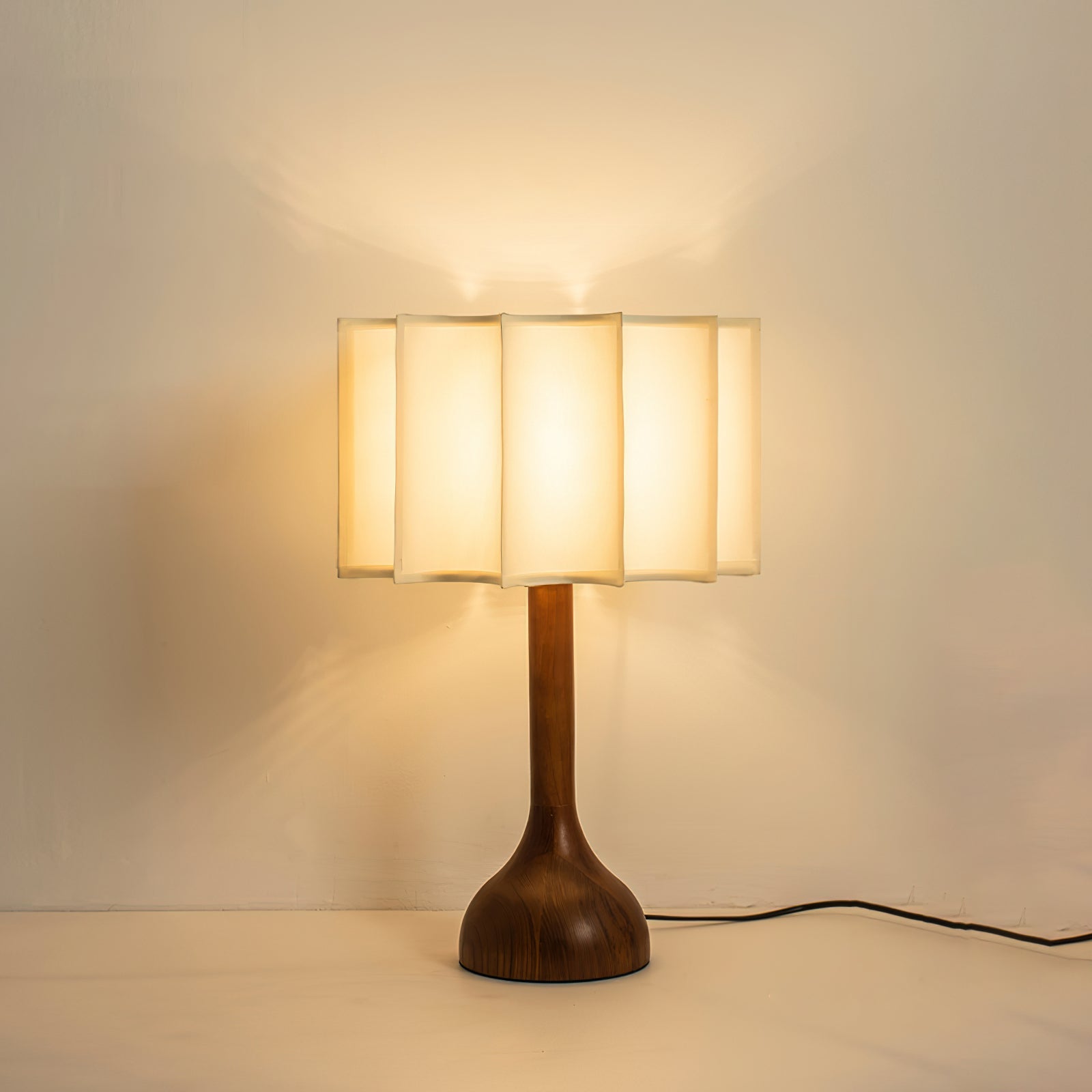 Hakka Table Lamp - Blowlighting