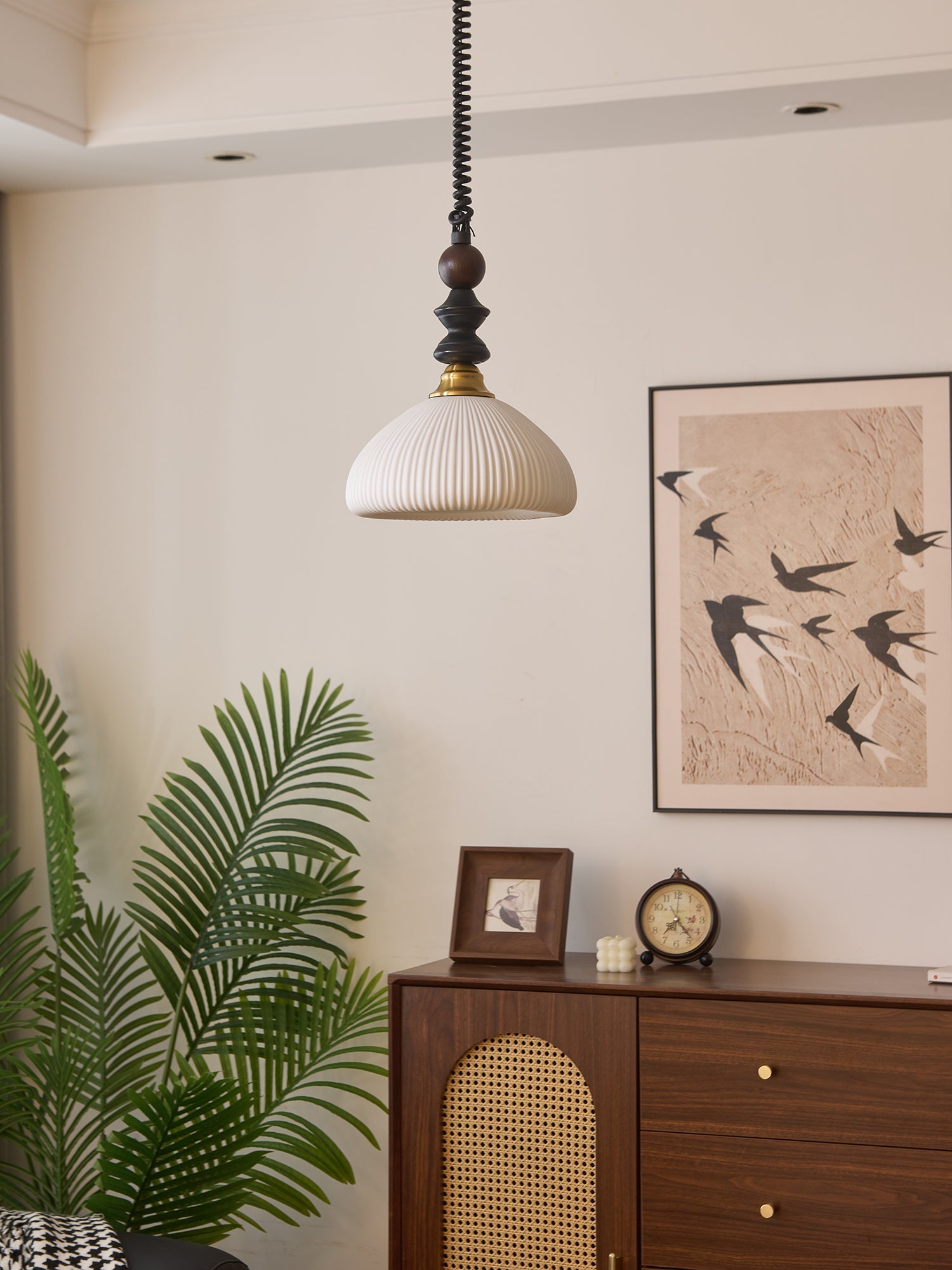 Halcyon Arch Pendant Light - Blowlighting