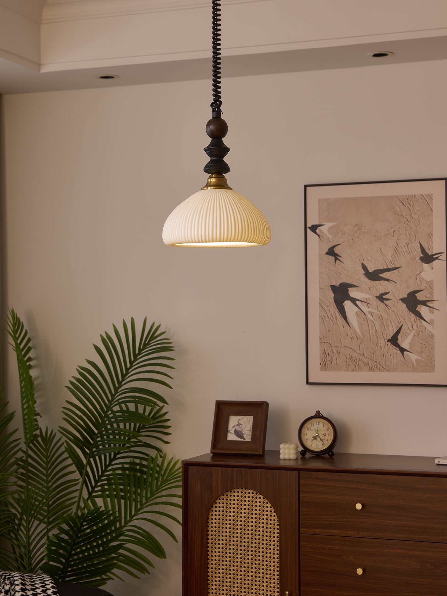 Halcyon Arch Pendant Light - Blowlighting