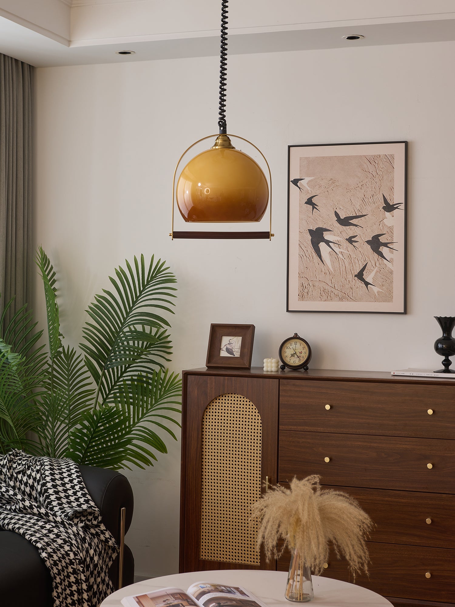Halcyon Arch Pendant Light - Blowlighting