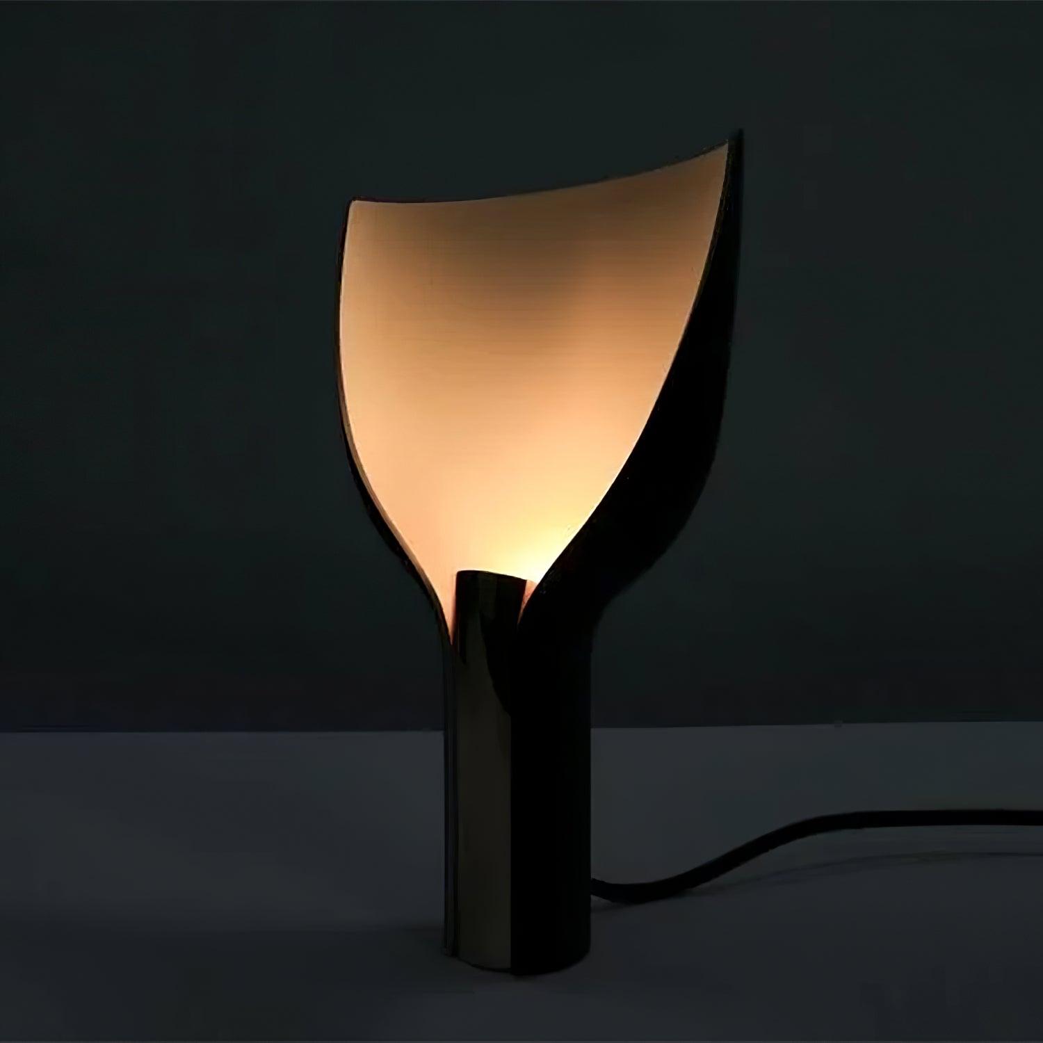 Half-Funnel Table Light - Blowlighting