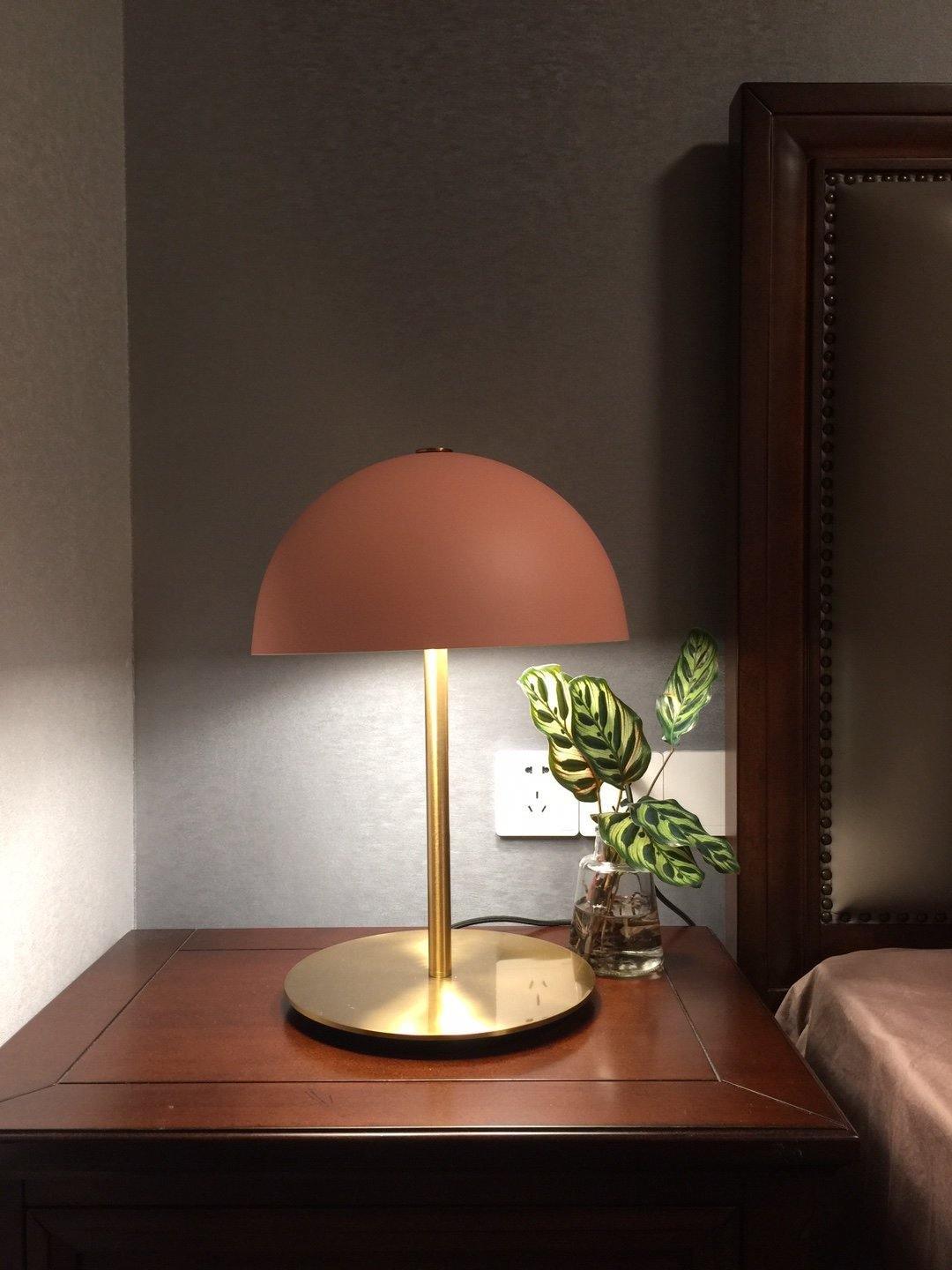Hanna Table Lamp - Blowlighting