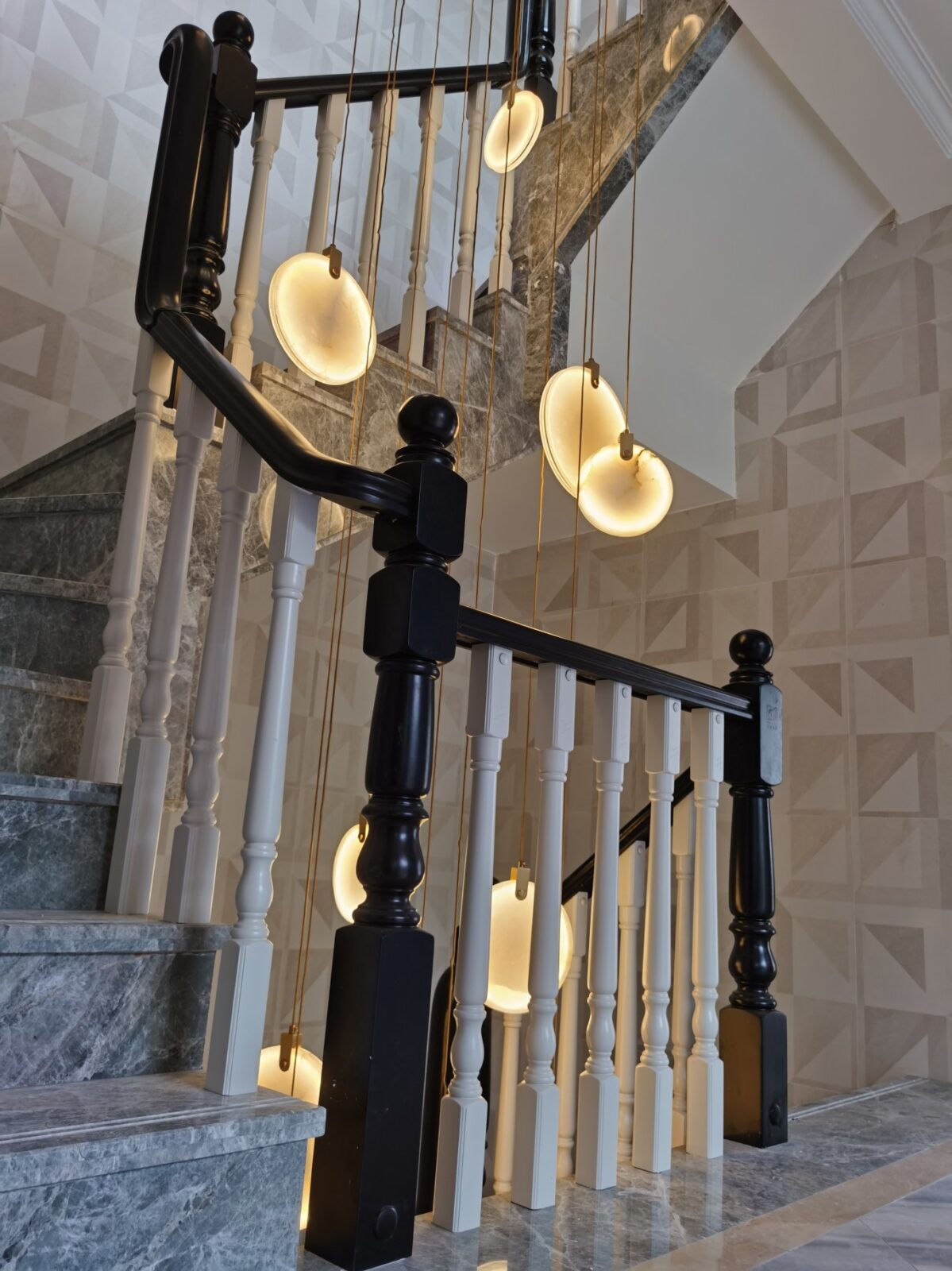 Codoros Alabaster Pendant Light - Blowlighting