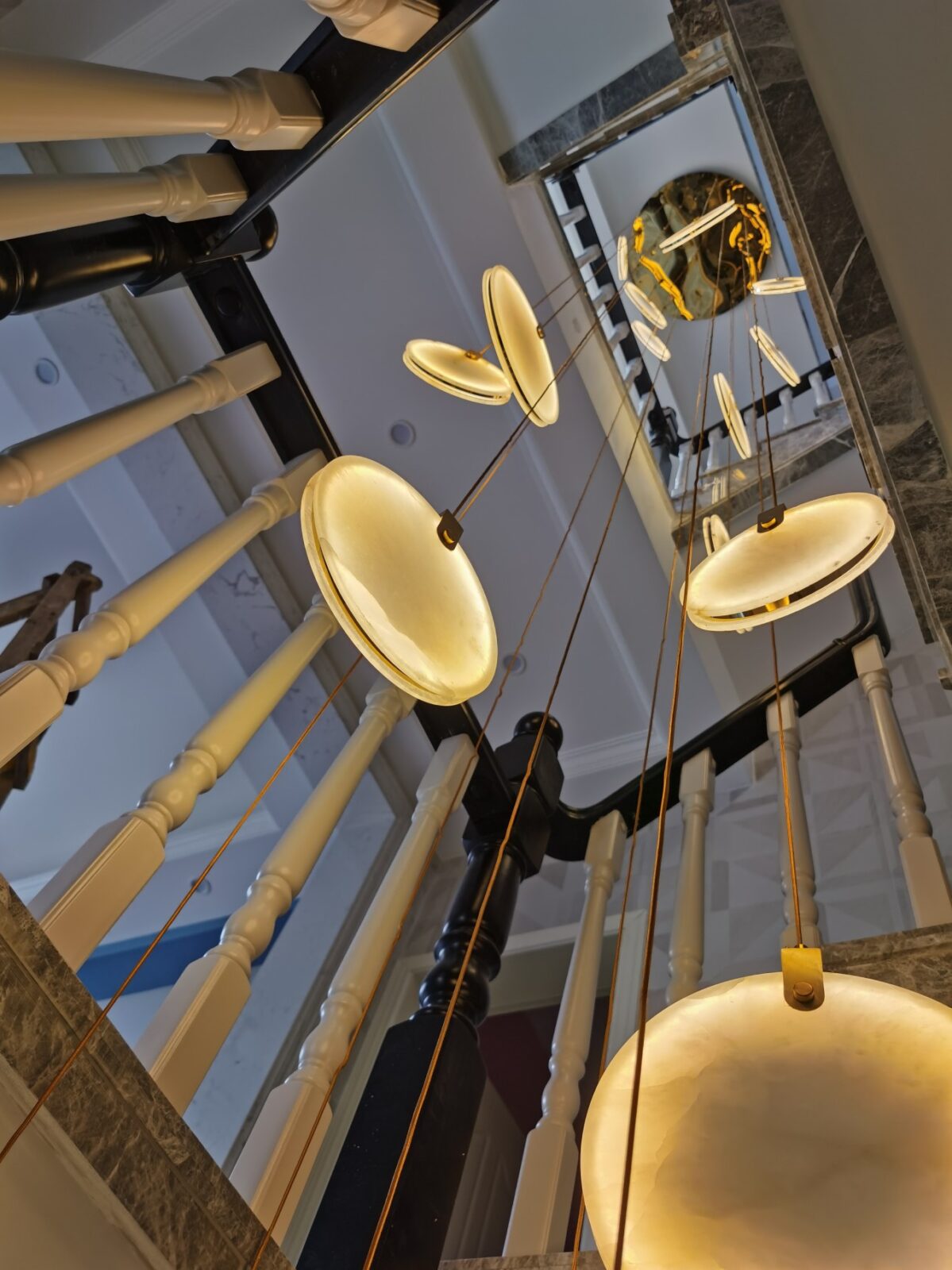 Codoros Alabaster Pendant Light - Blowlighting