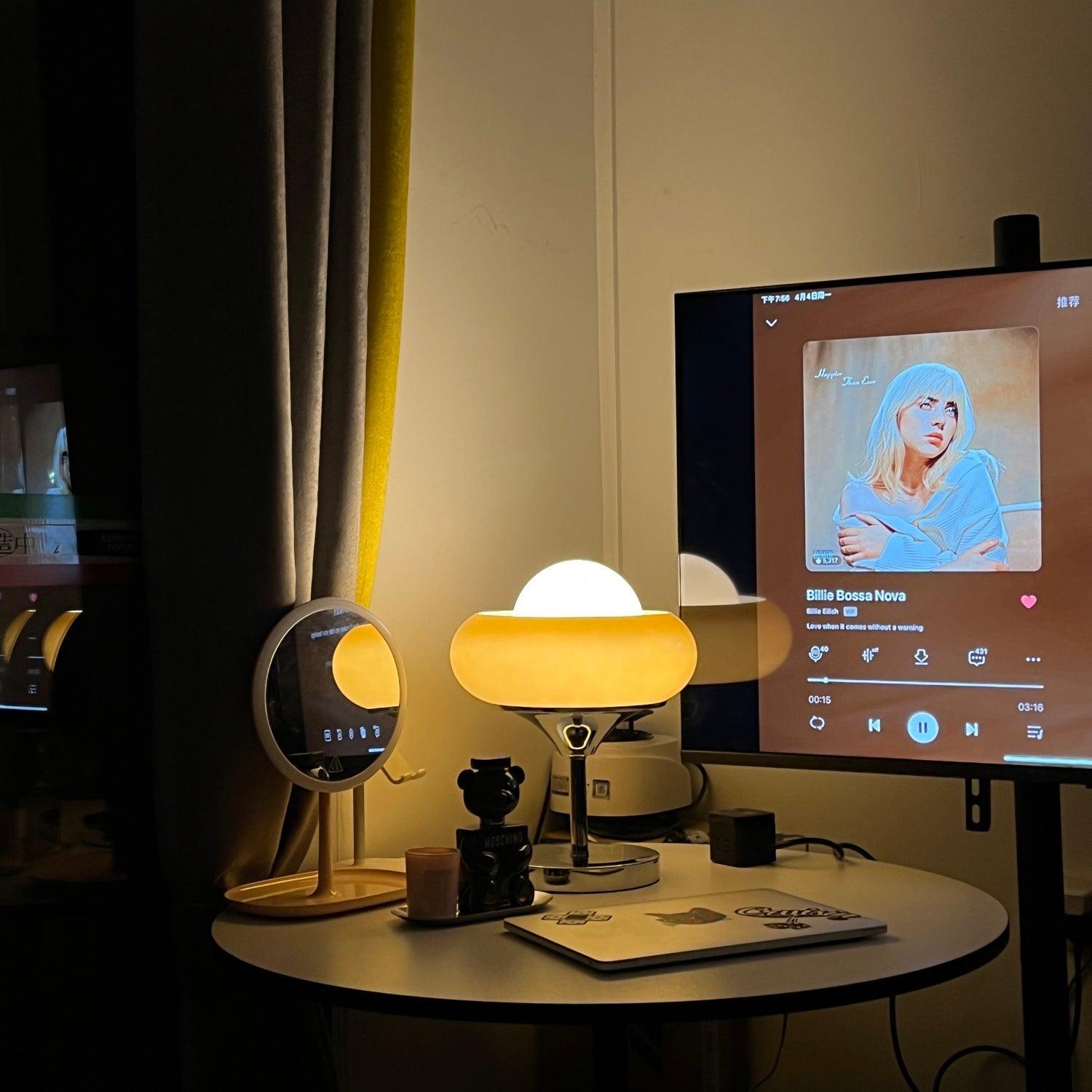 Harvey Table Lamp - Blowlighting