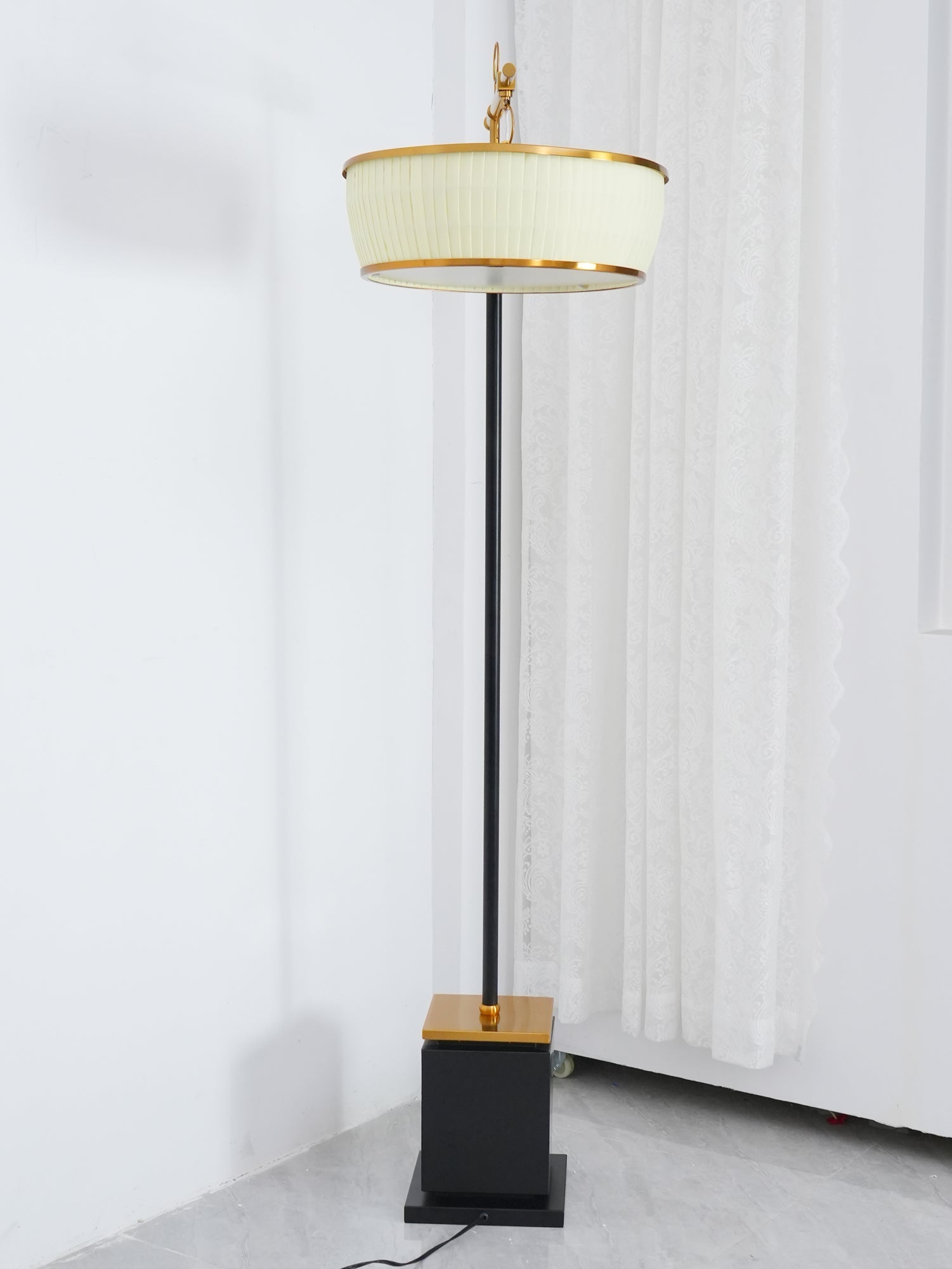 Hejun Fabric Floor Lamp - Blowlighting