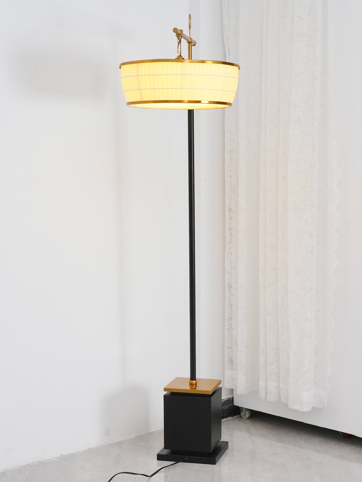 Hejun Fabric Floor Lamp - Blowlighting