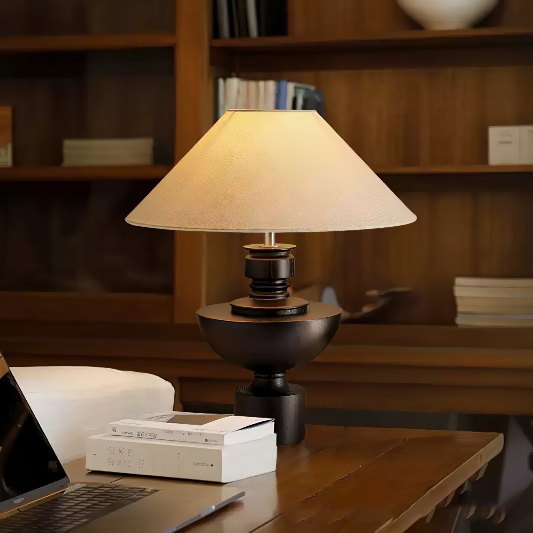 Helios Vase Table Lamp - Blowlighting