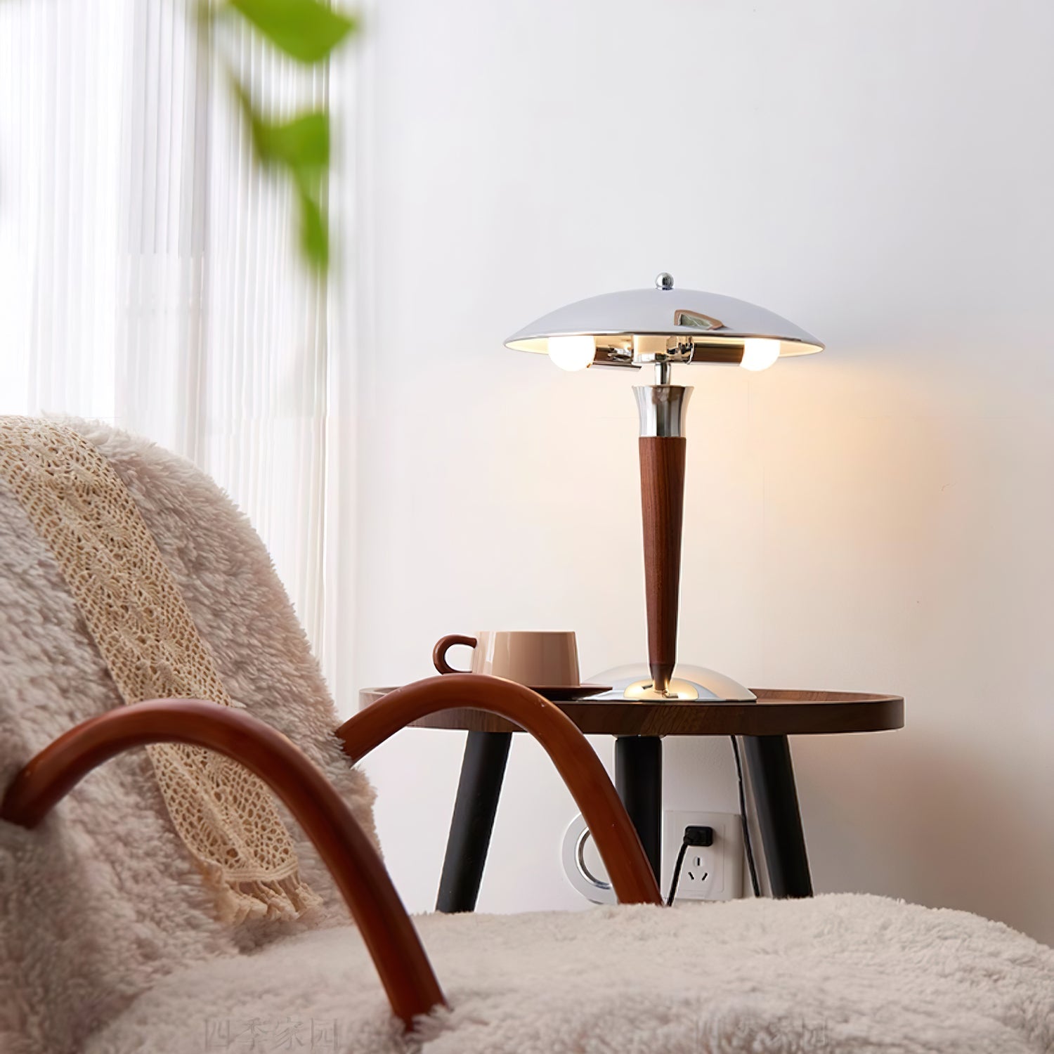 Helmet Table Lamp - Blowlighting