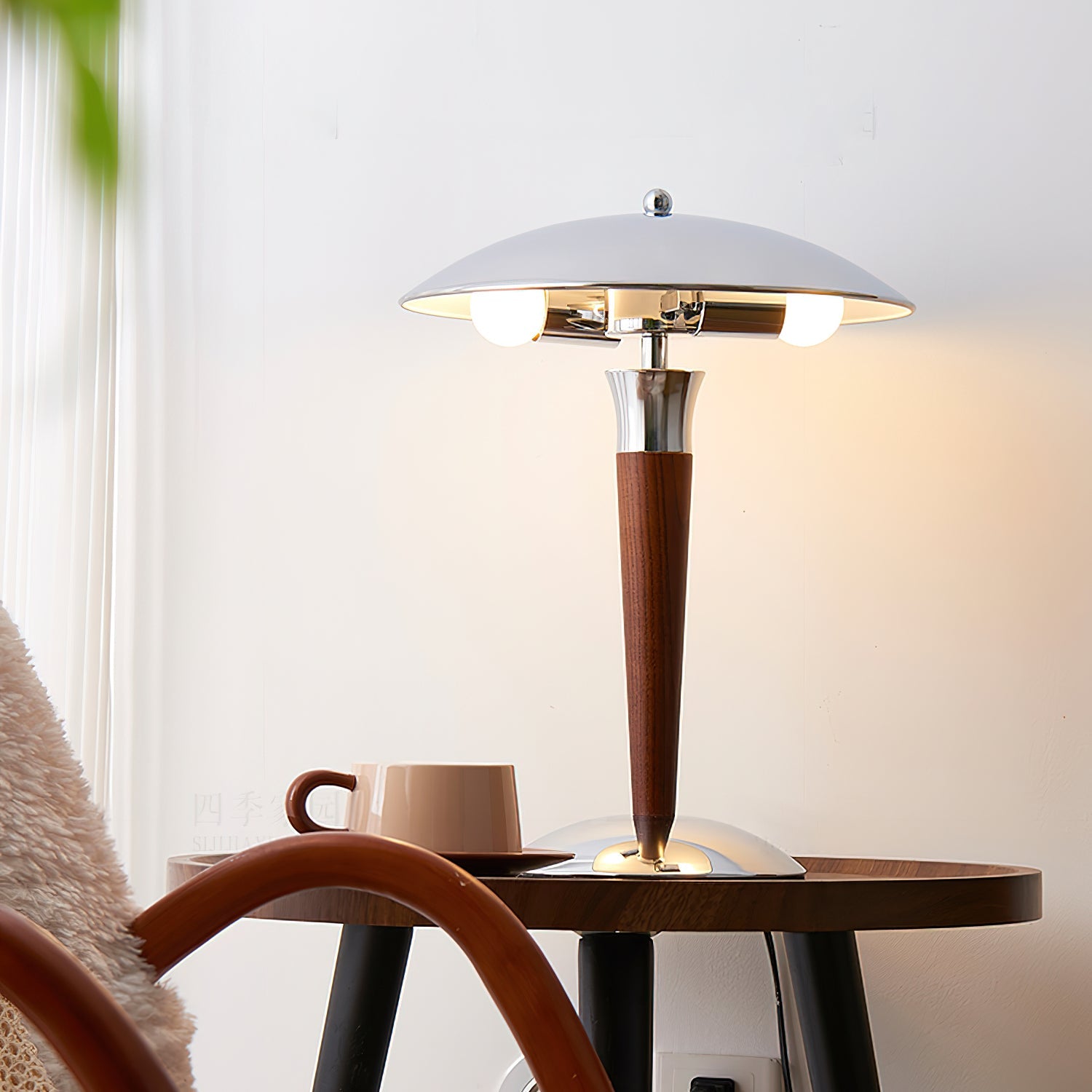 Helmet Table Lamp - Blowlighting