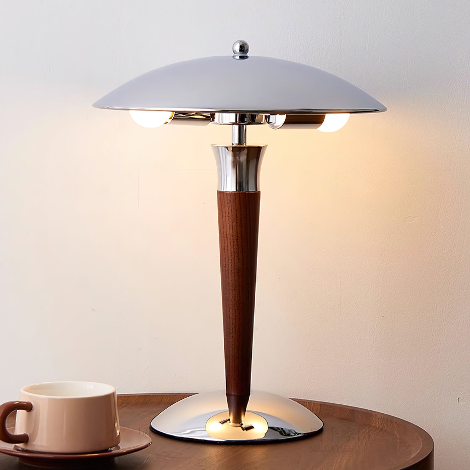 Helmet Table Lamp - Blowlighting