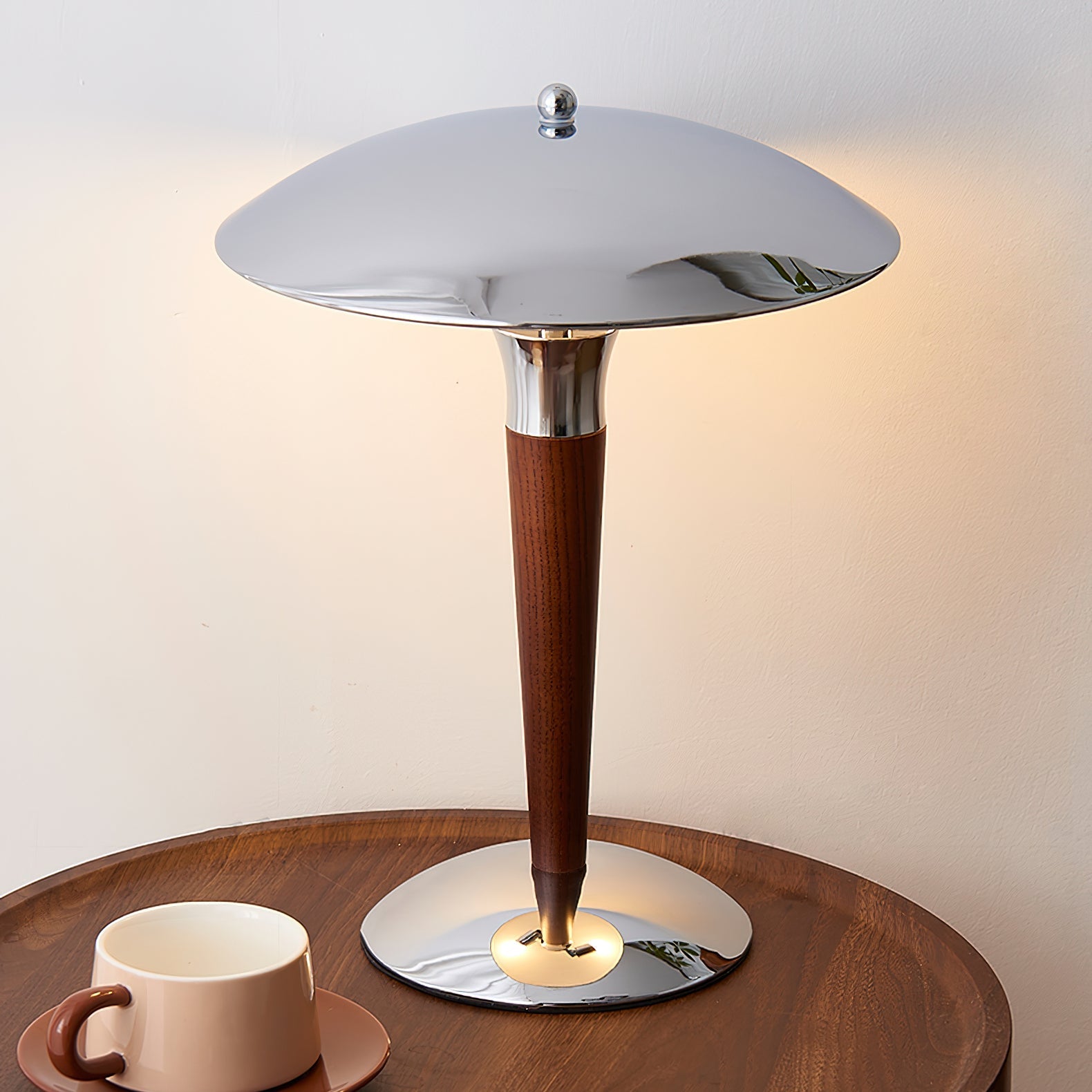 Helmet Table Lamp - Blowlighting