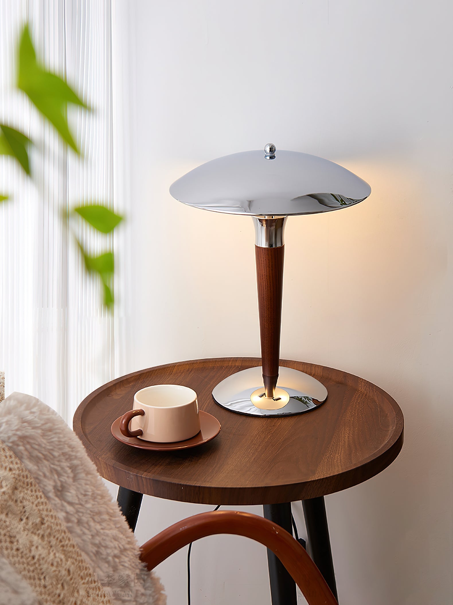 Helmet Table Lamp - Blowlighting