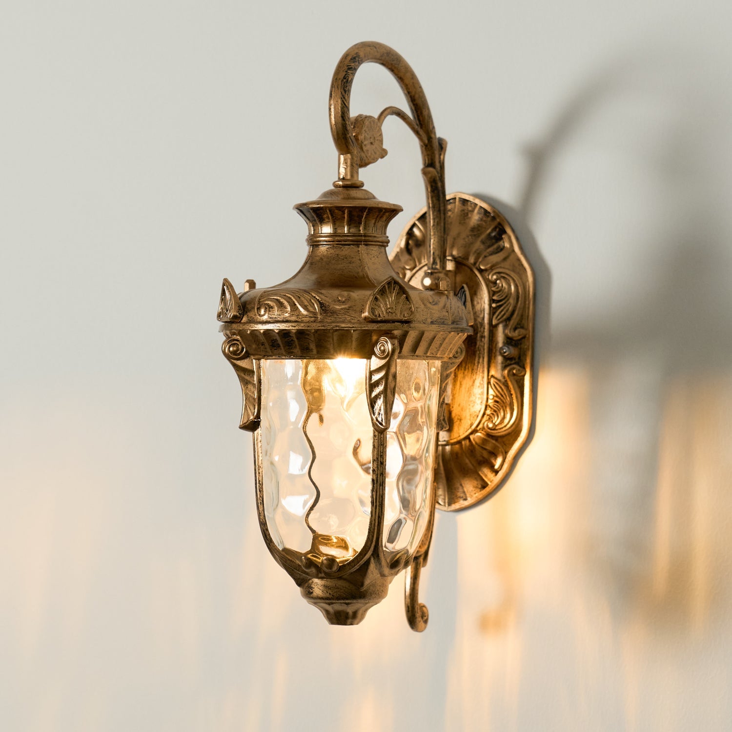 Heritage Outdoor Wall Lamp - Blowlighting
