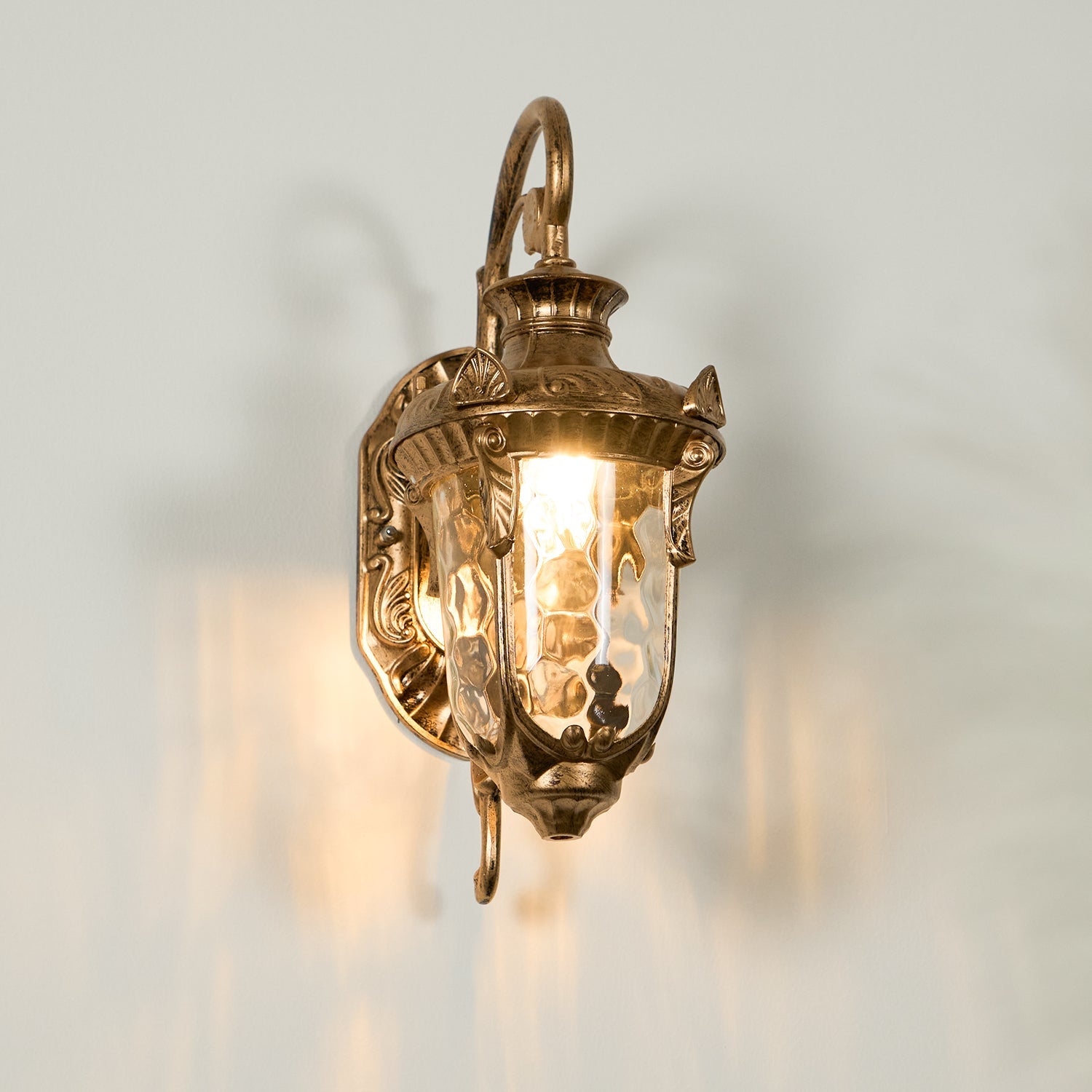 Heritage Outdoor Wall Lamp - Blowlighting