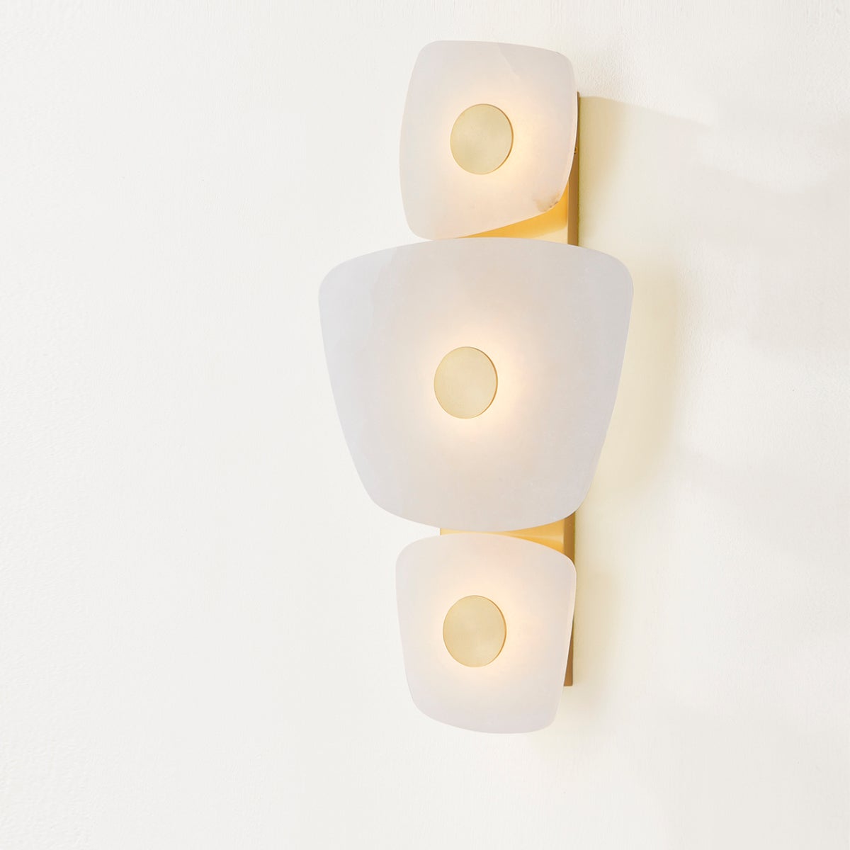 Vavenarae Asymmetric Alabaster Wall Light - Blowlighting