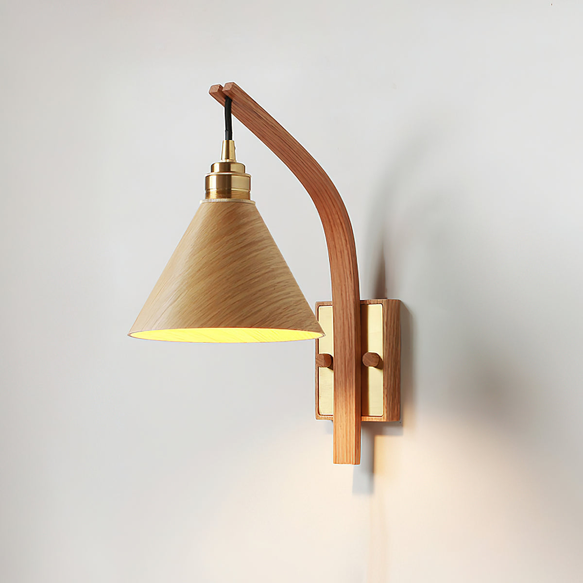 Arcadia Modern Wood Wall Lamp
