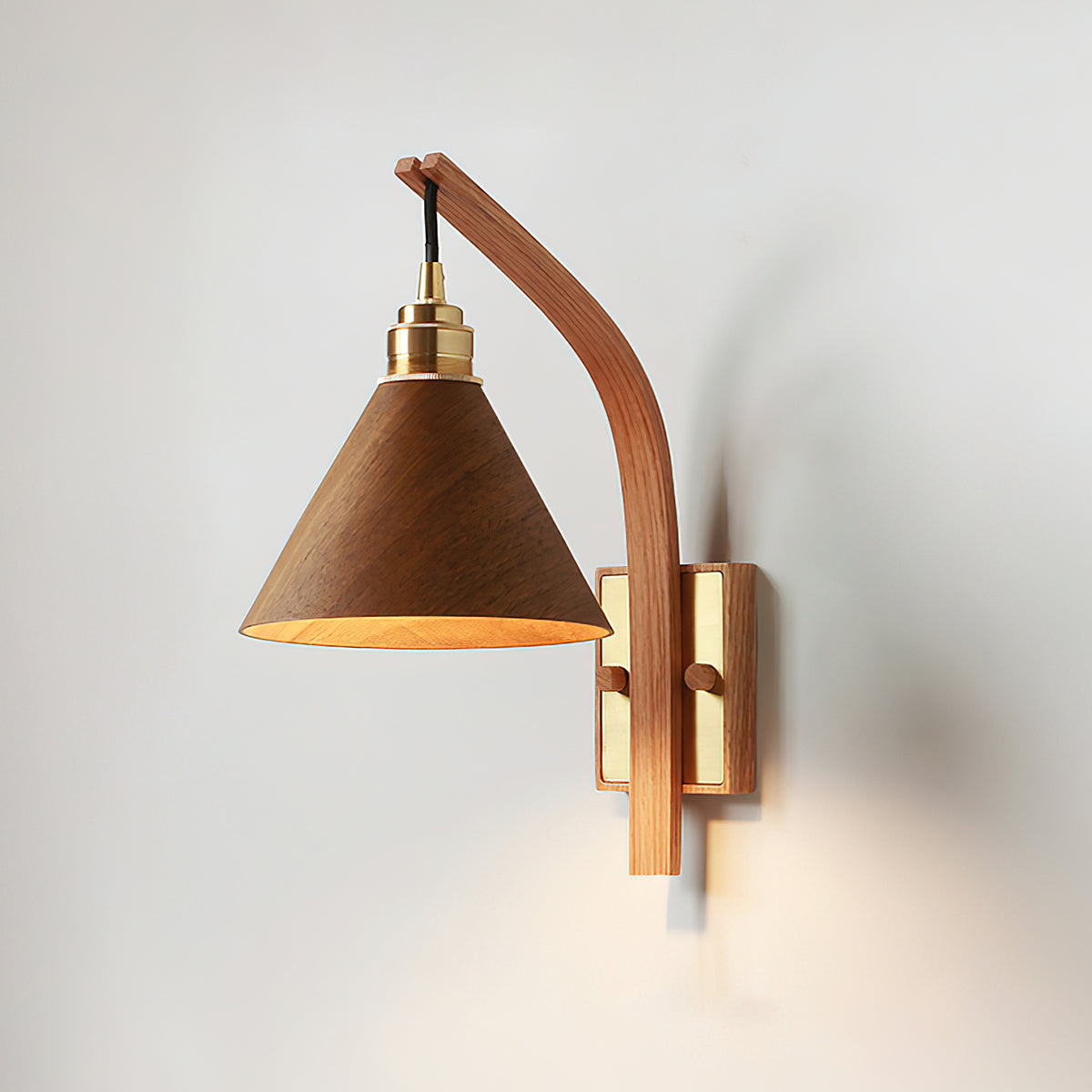 Arcadia Modern Wood Wall Lamp