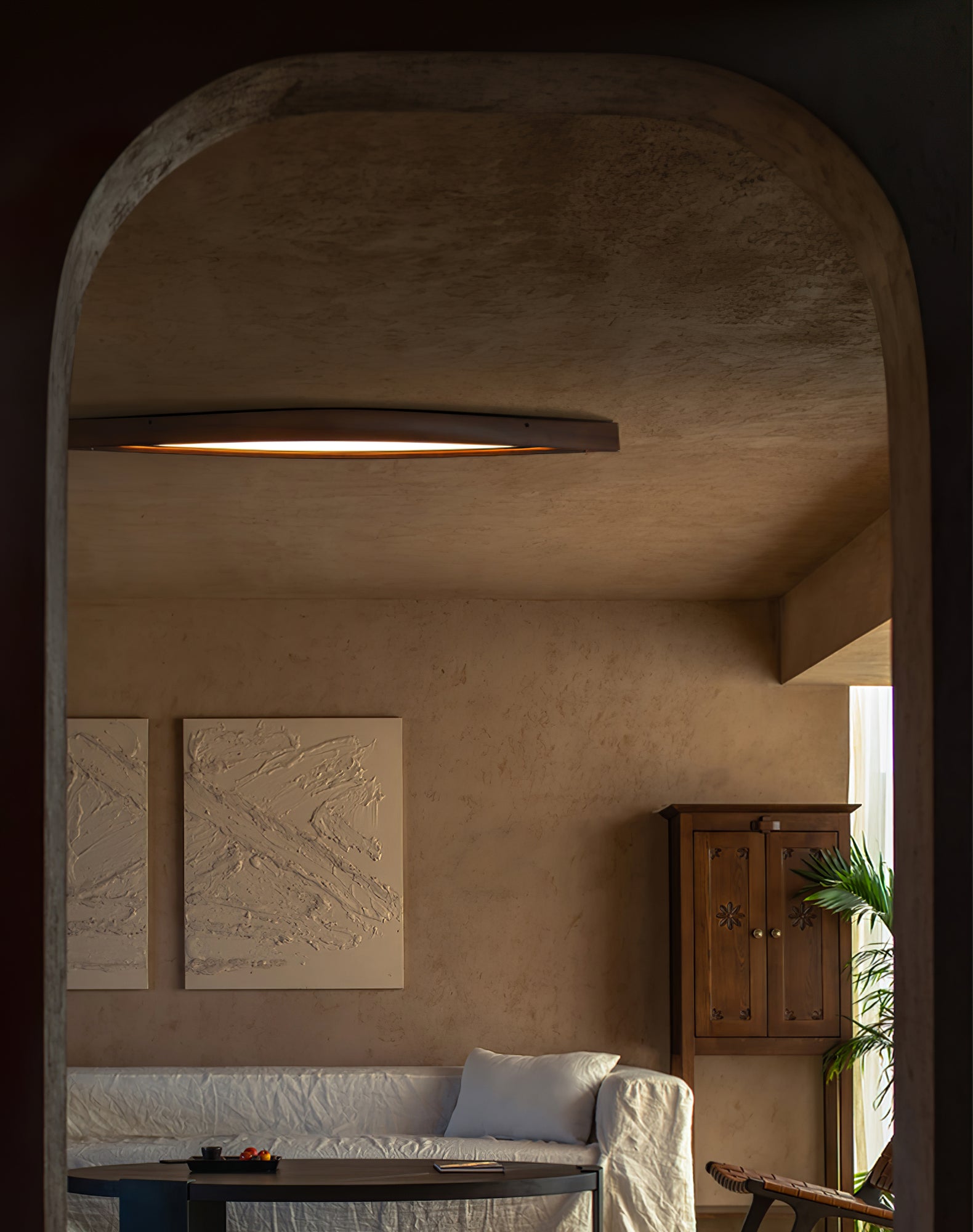 Horizon Linear Wood Ceiling Lamp - Blowlighting