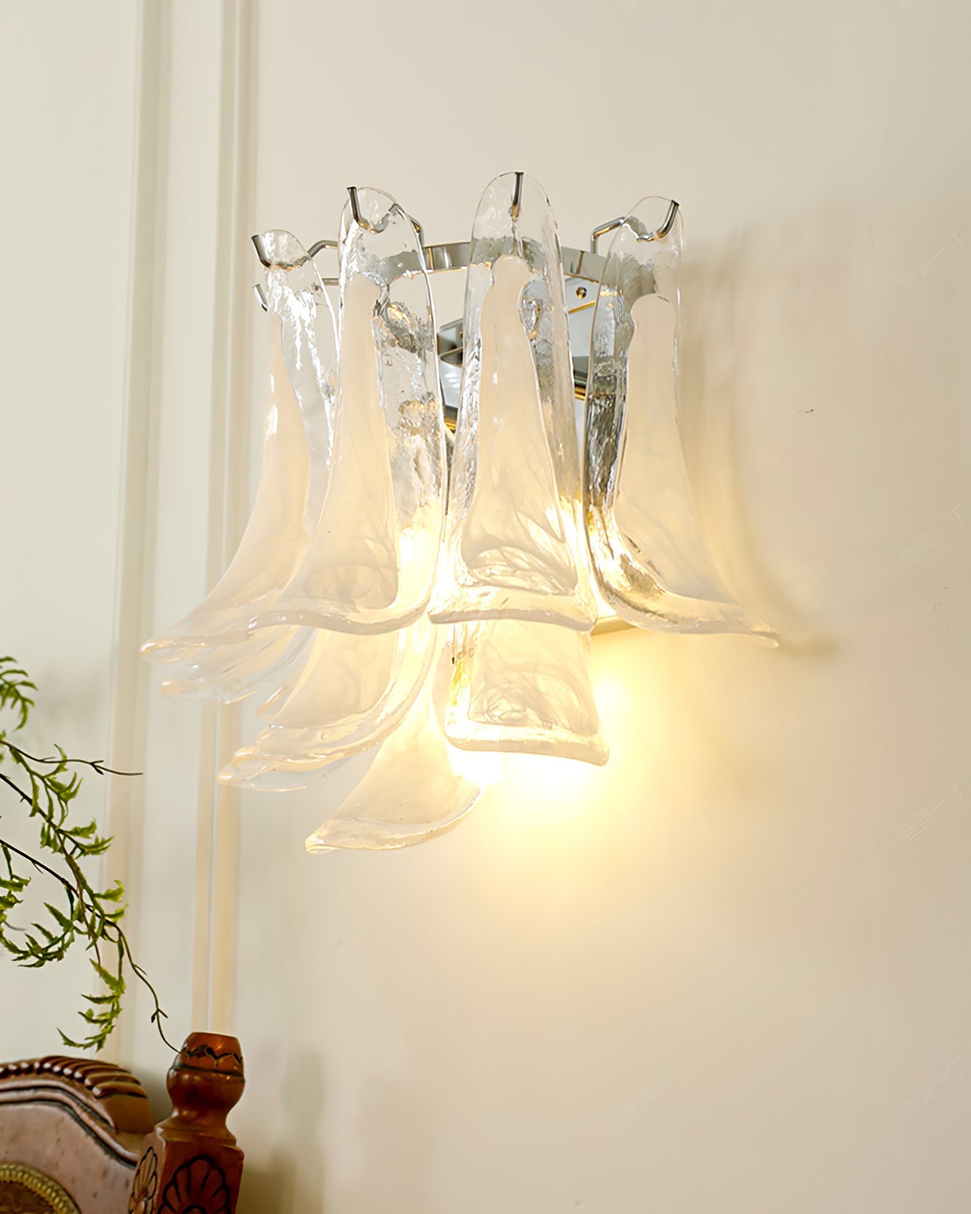 Aurora Wall Lamp Petal Glass Horseshoe Shaped Minimalist - Blowlighting