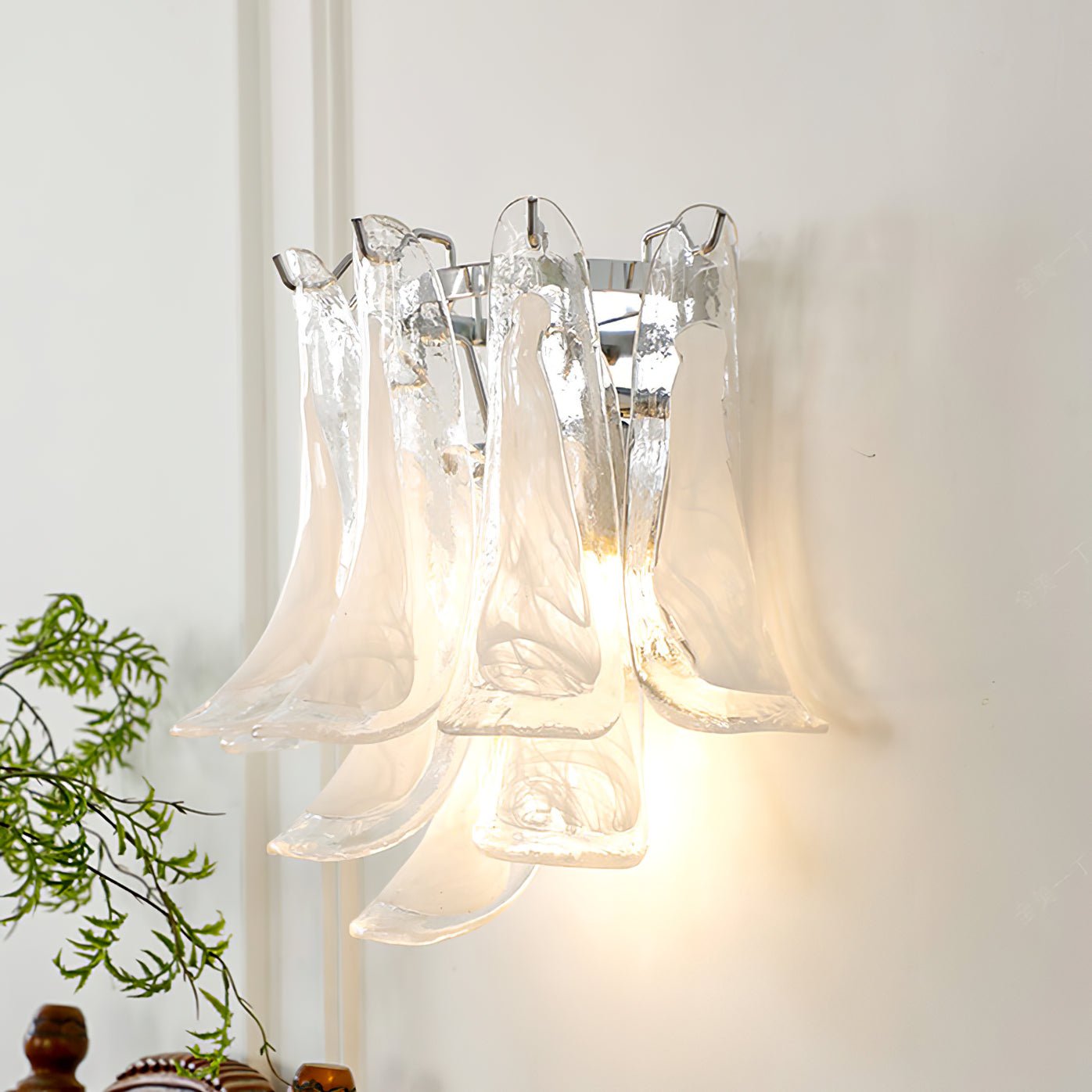 Aurora Wall Lamp Petal Glass Horseshoe Shaped Minimalist - Blowlighting