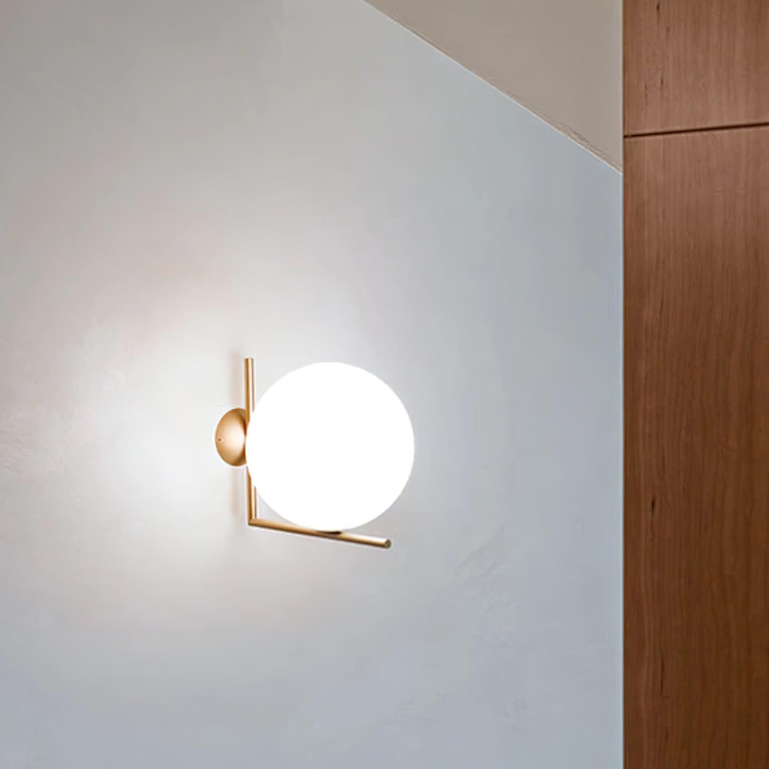 Blown Glass Opal Glass Wall Lamp - Blowlighting