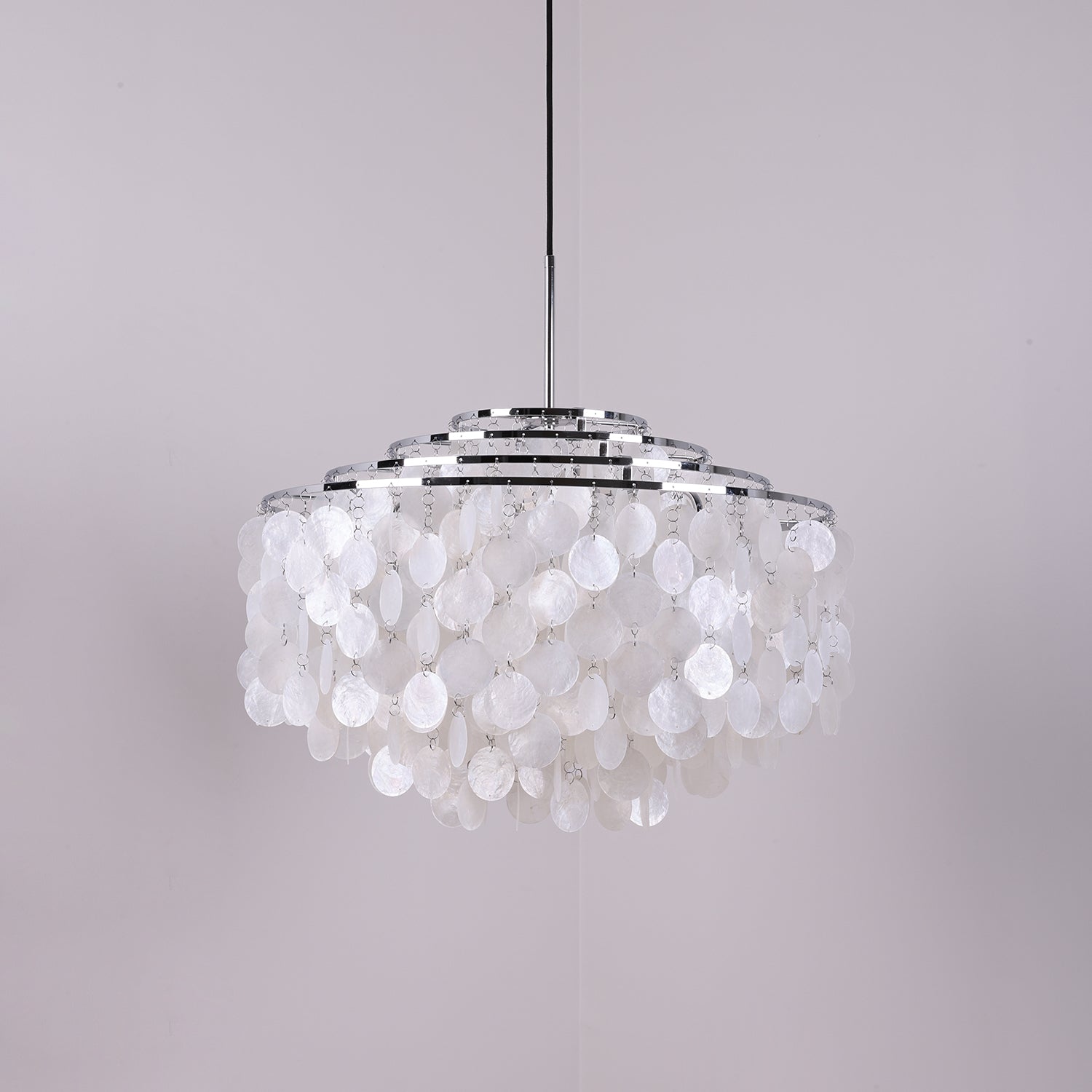 Round Shell Chandelier - Blowlighting