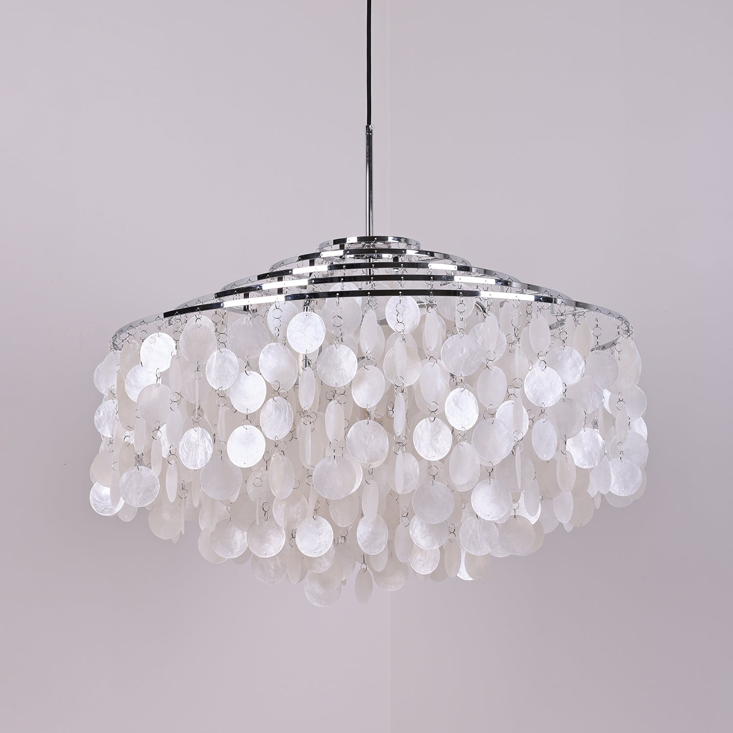 Round Shell Chandelier - Blowlighting