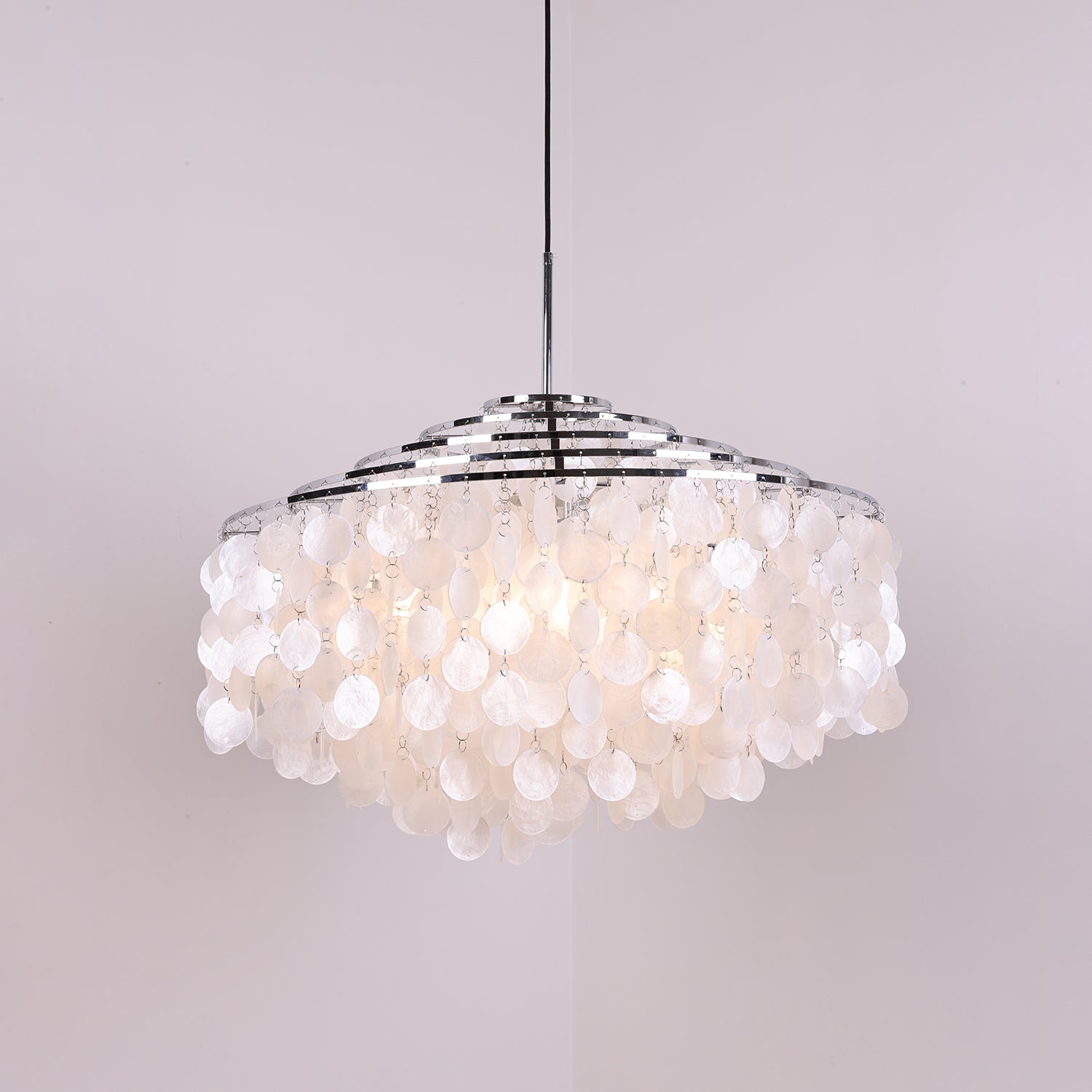 Round Shell Chandelier - Blowlighting