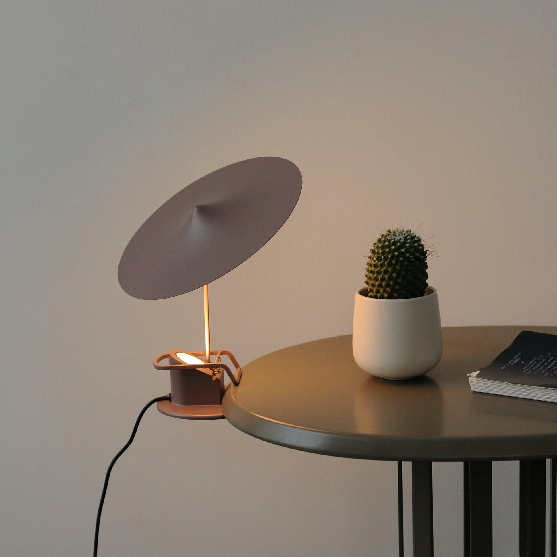 Ile Table Lamp - Blowlighting