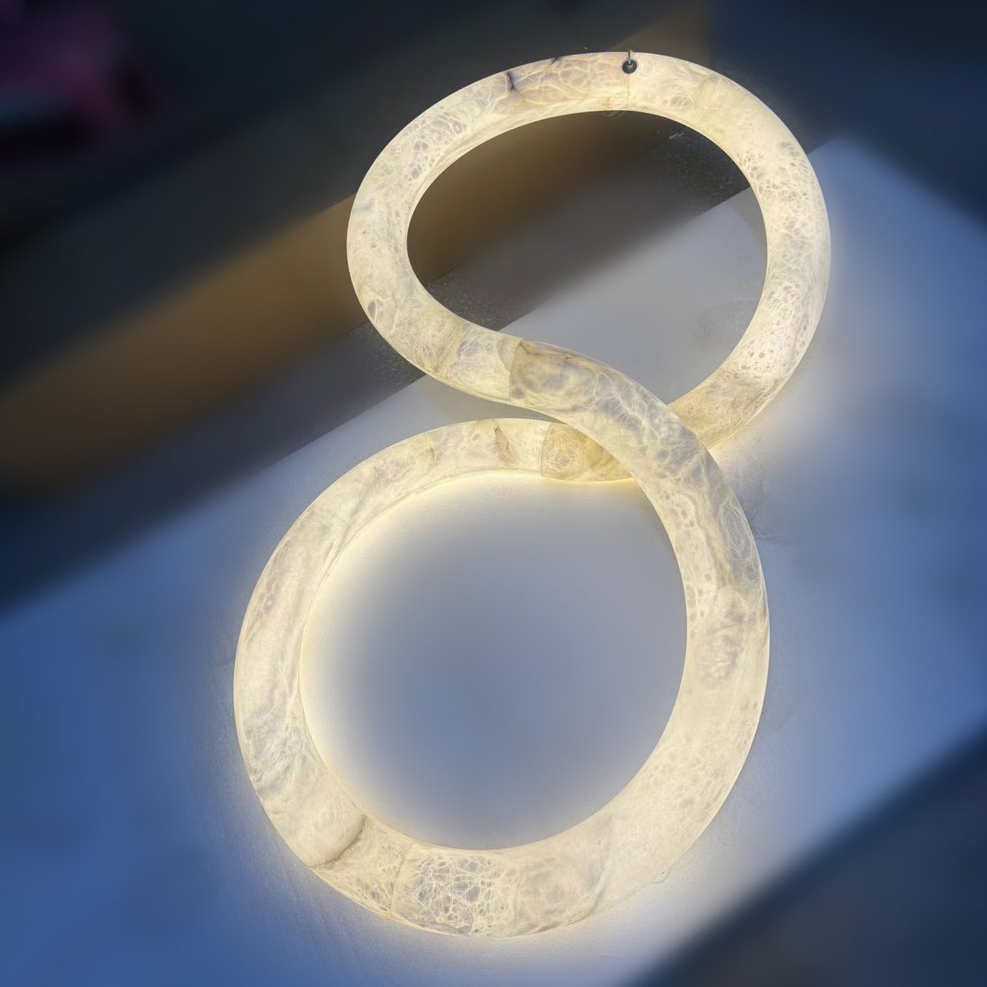 Luste Alabaster Closed-loop Pendant Light Chandelier - Blowlighting