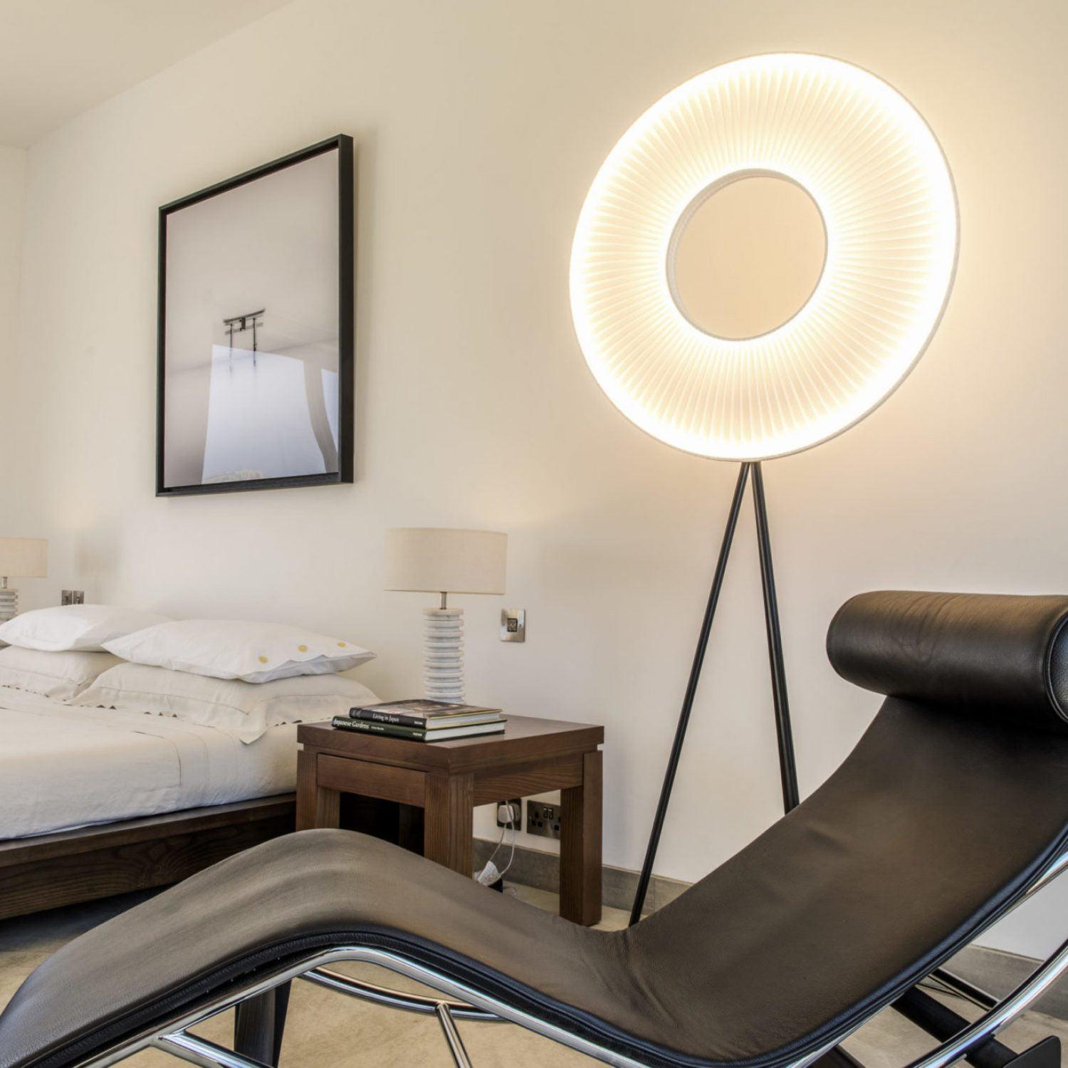 Helen Modern Metal Floor Lamp - Blowlighting
