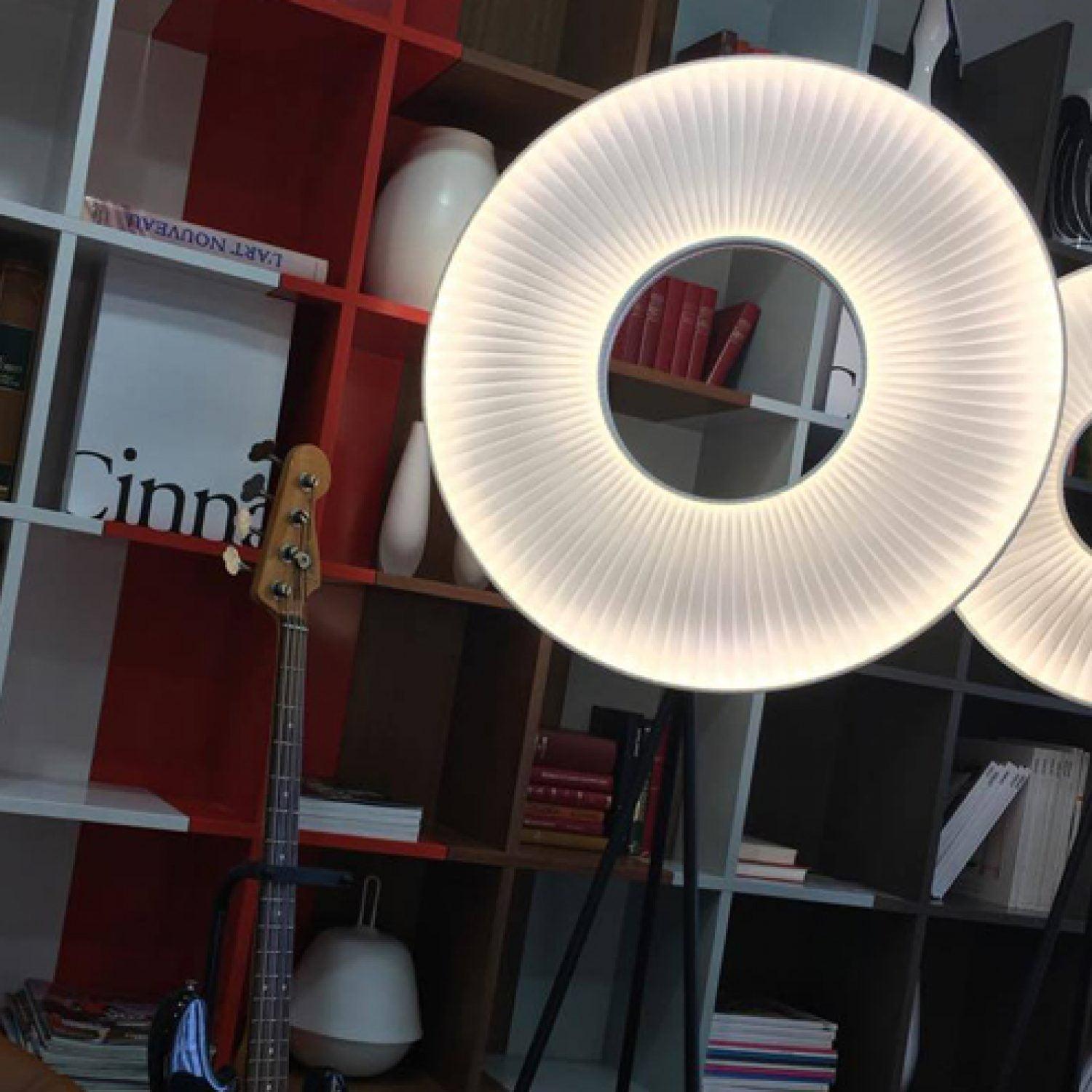 Helen Modern Metal Floor Lamp - Blowlighting