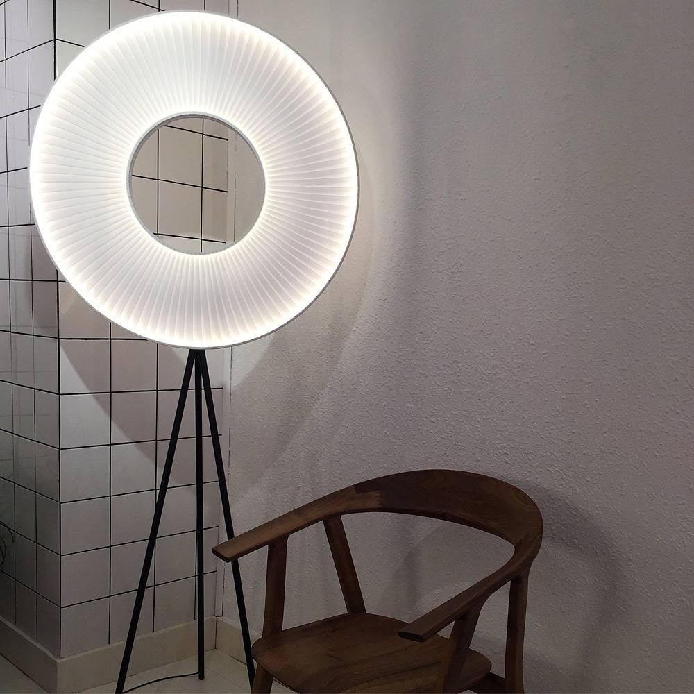 Helen Modern Metal Floor Lamp - Blowlighting