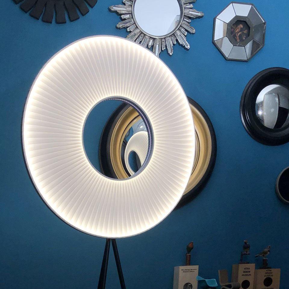 Helen Modern Metal Floor Lamp - Blowlighting